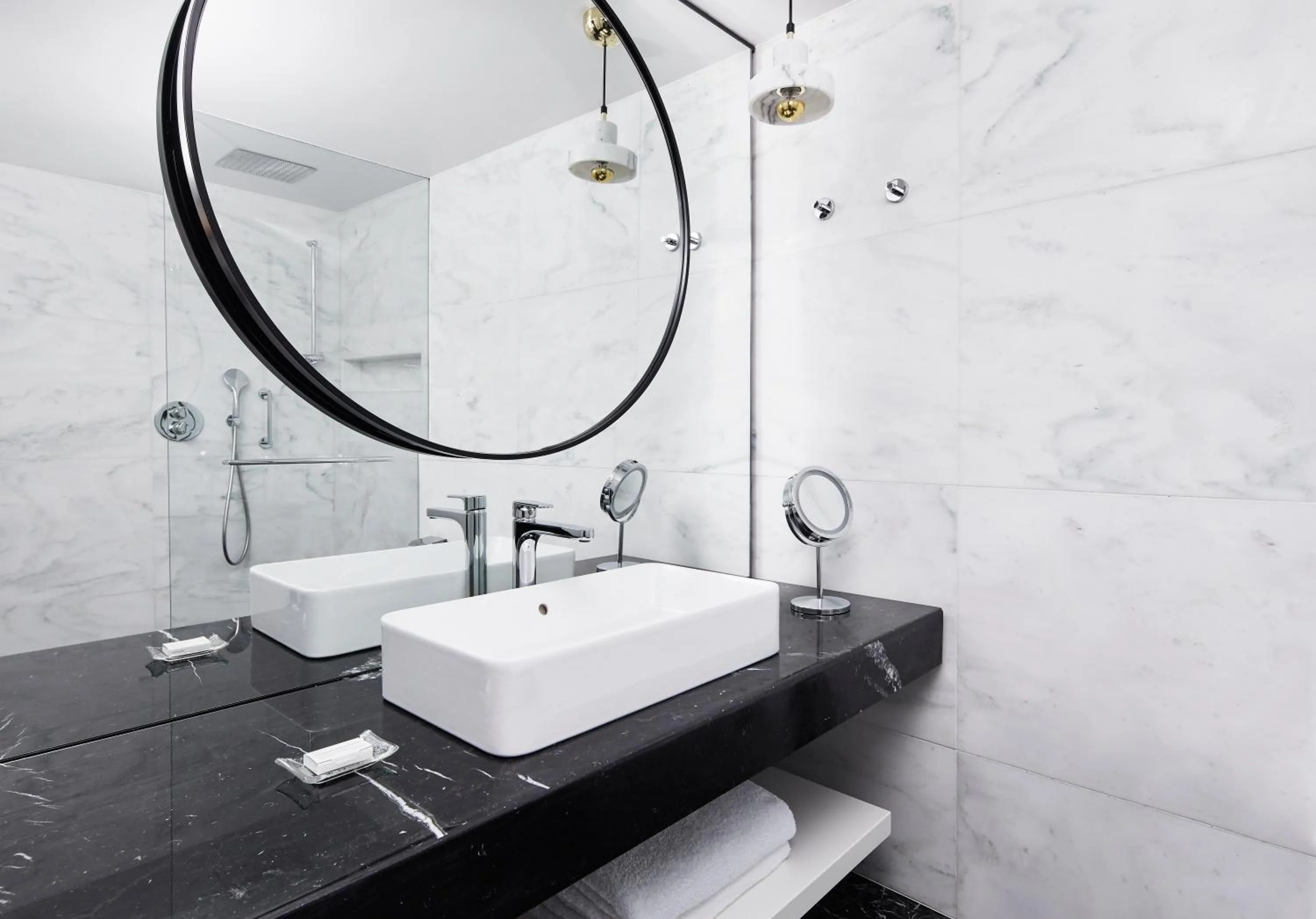 Shower in Grand Hyatt Athens