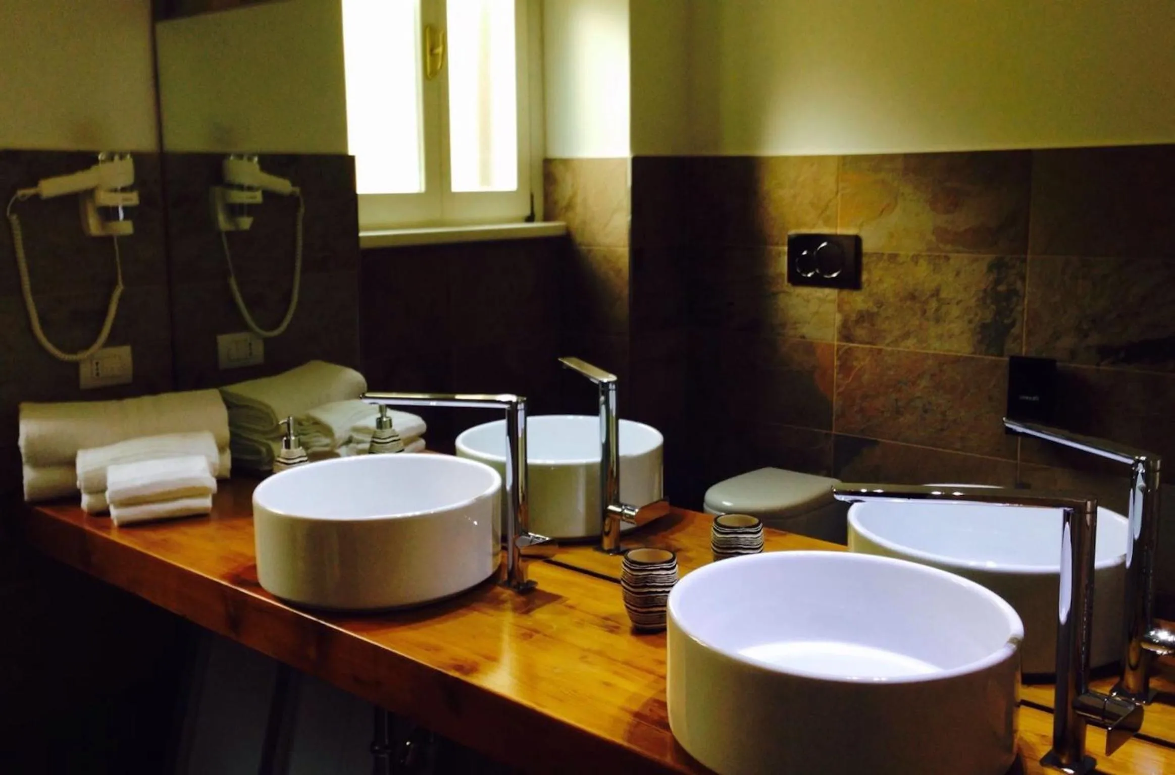 Photo of the whole room in iRooms Central Station