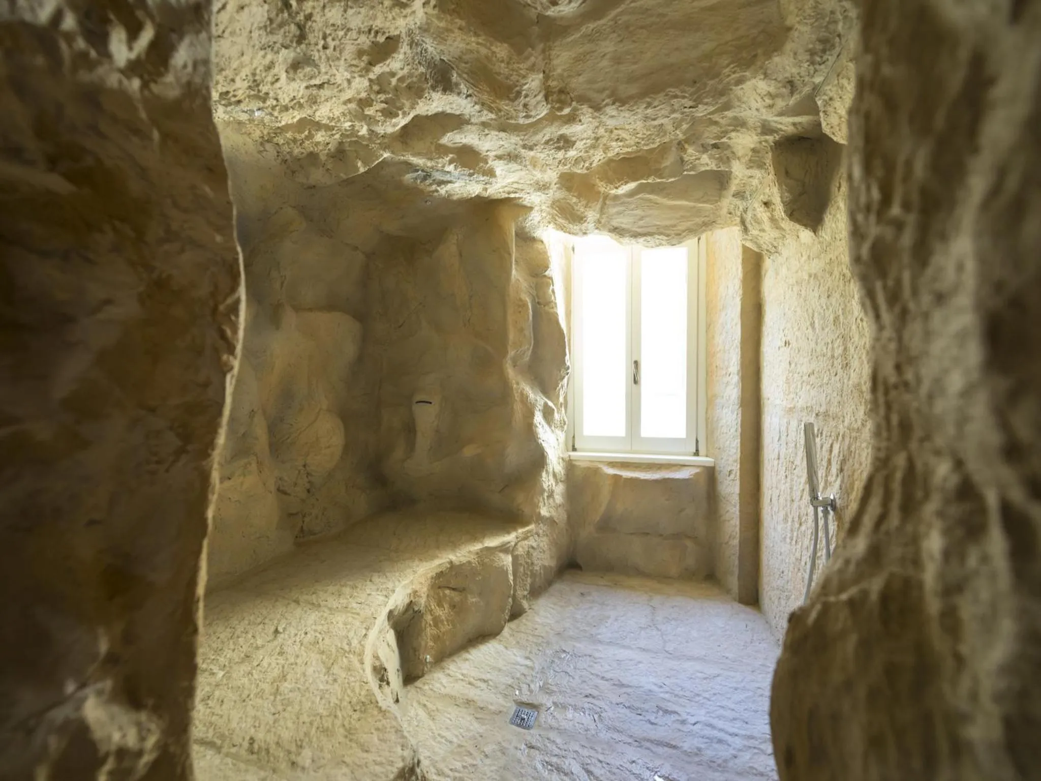 Photo of the whole room in iRooms Central Station