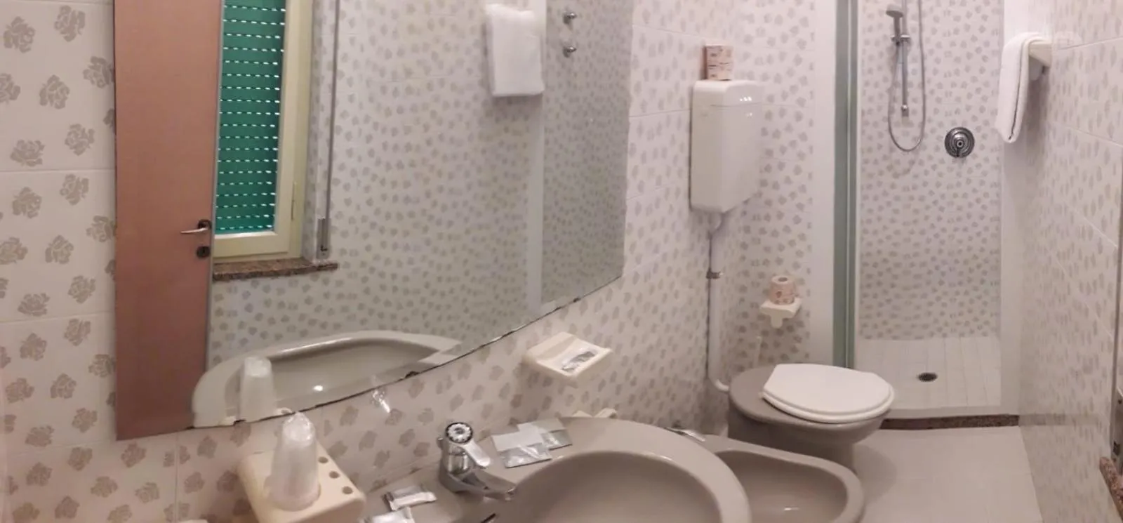 Shower in Hotel Villa Europa