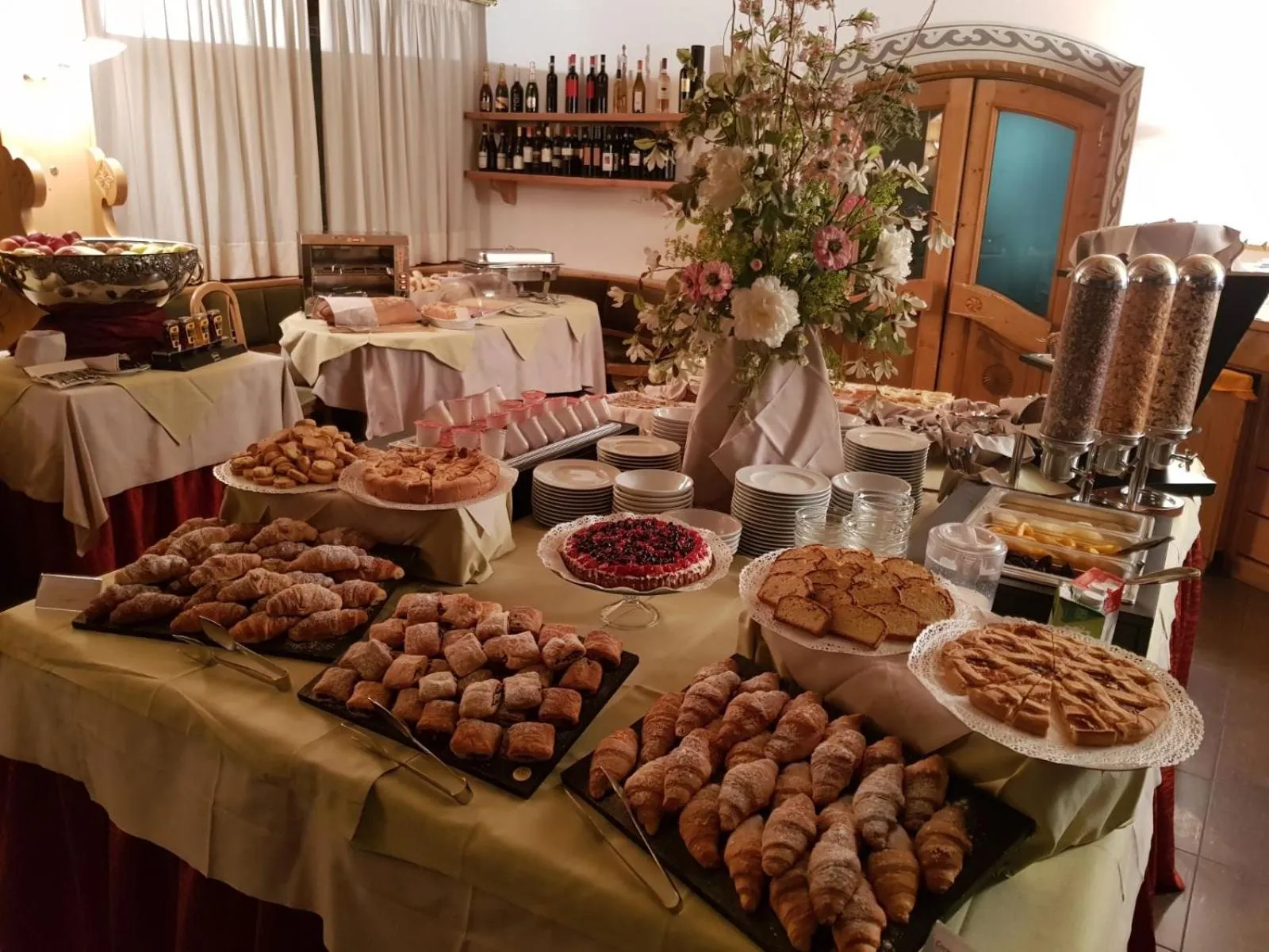 Breakfast in Hotel Santanton