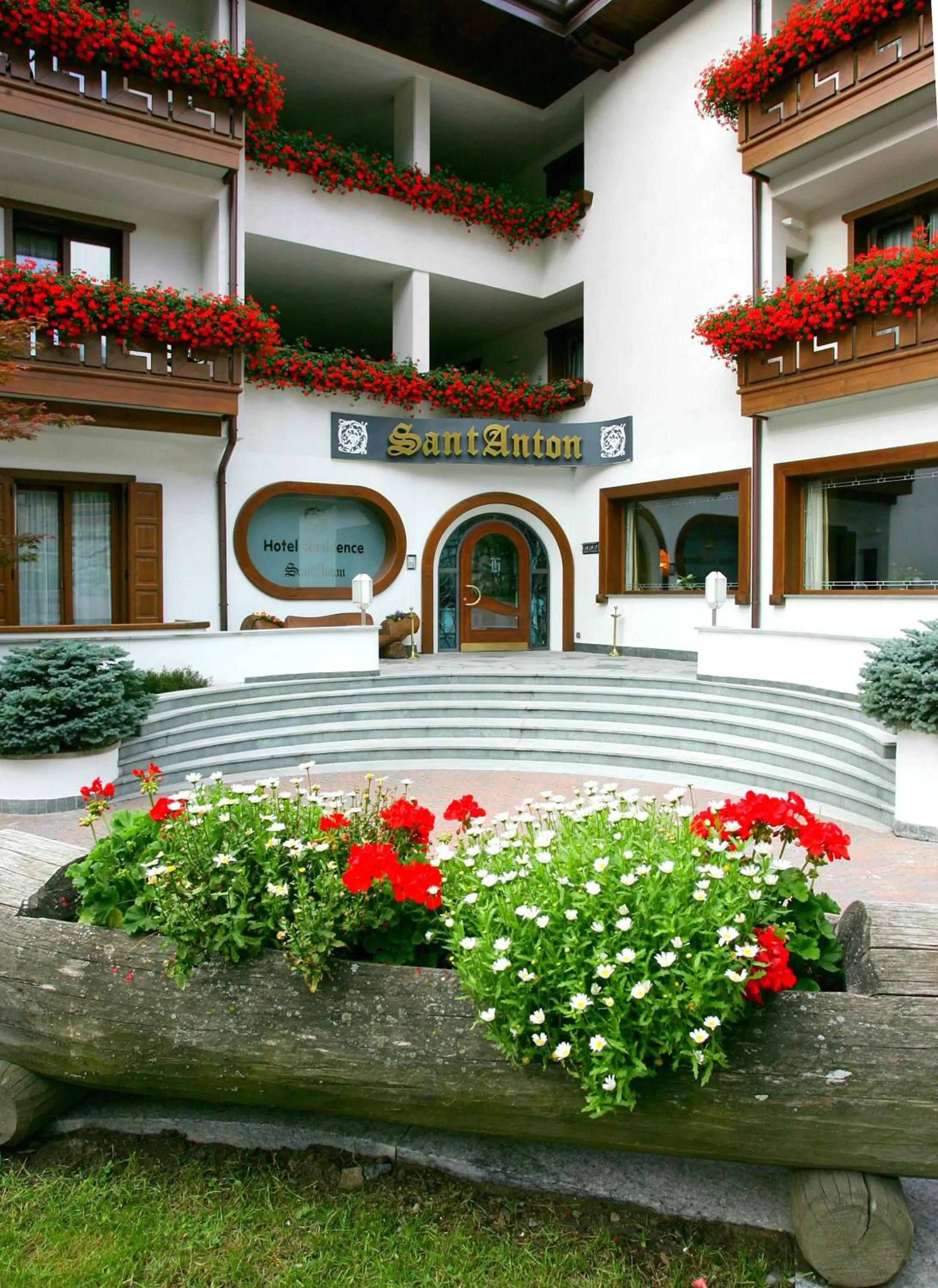 Facade/entrance in Hotel Santanton
