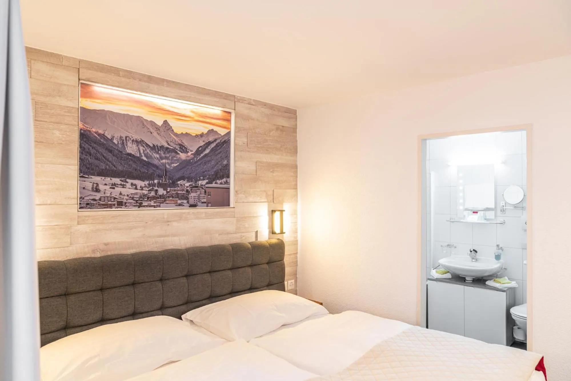 Photo of the whole room, Bed in Hotel Europe