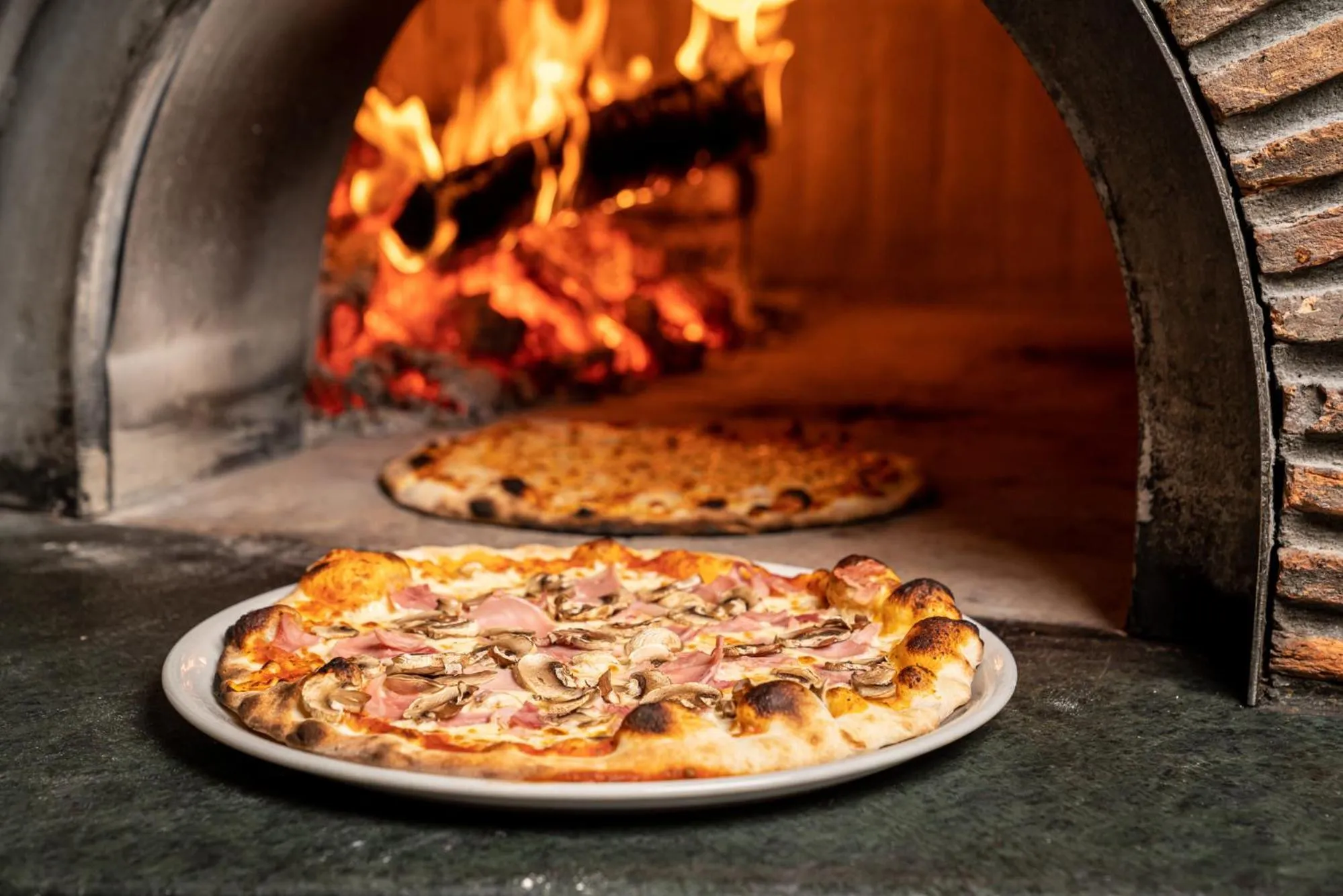 Restaurant/places to eat in Hotel Europe