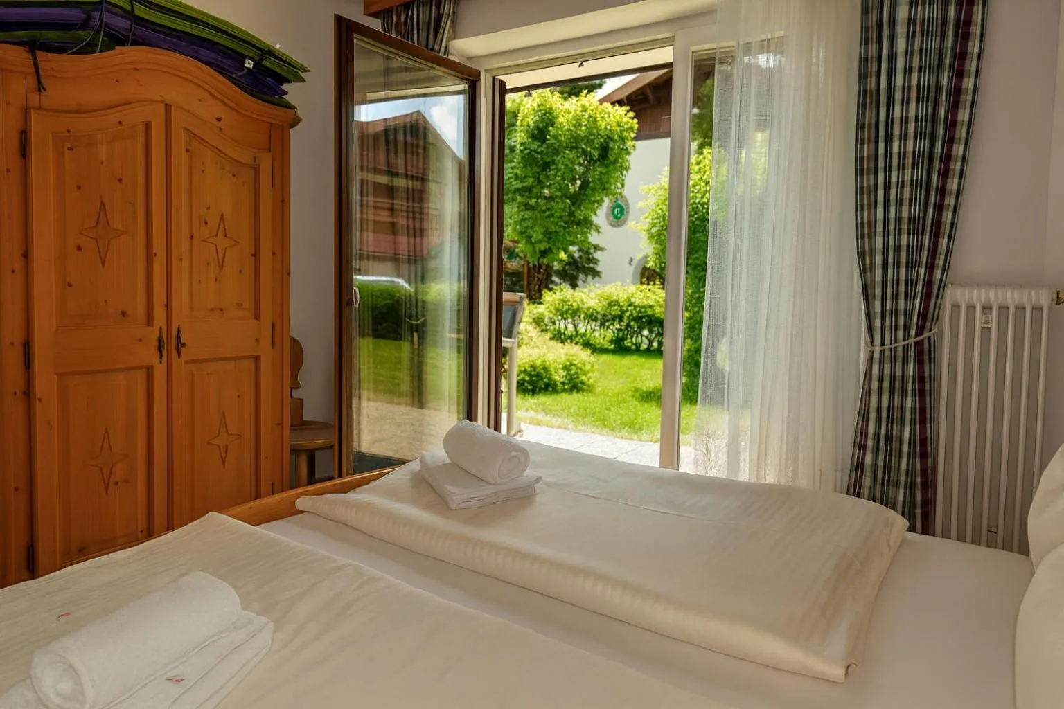 Bed in Hardi's Hotel