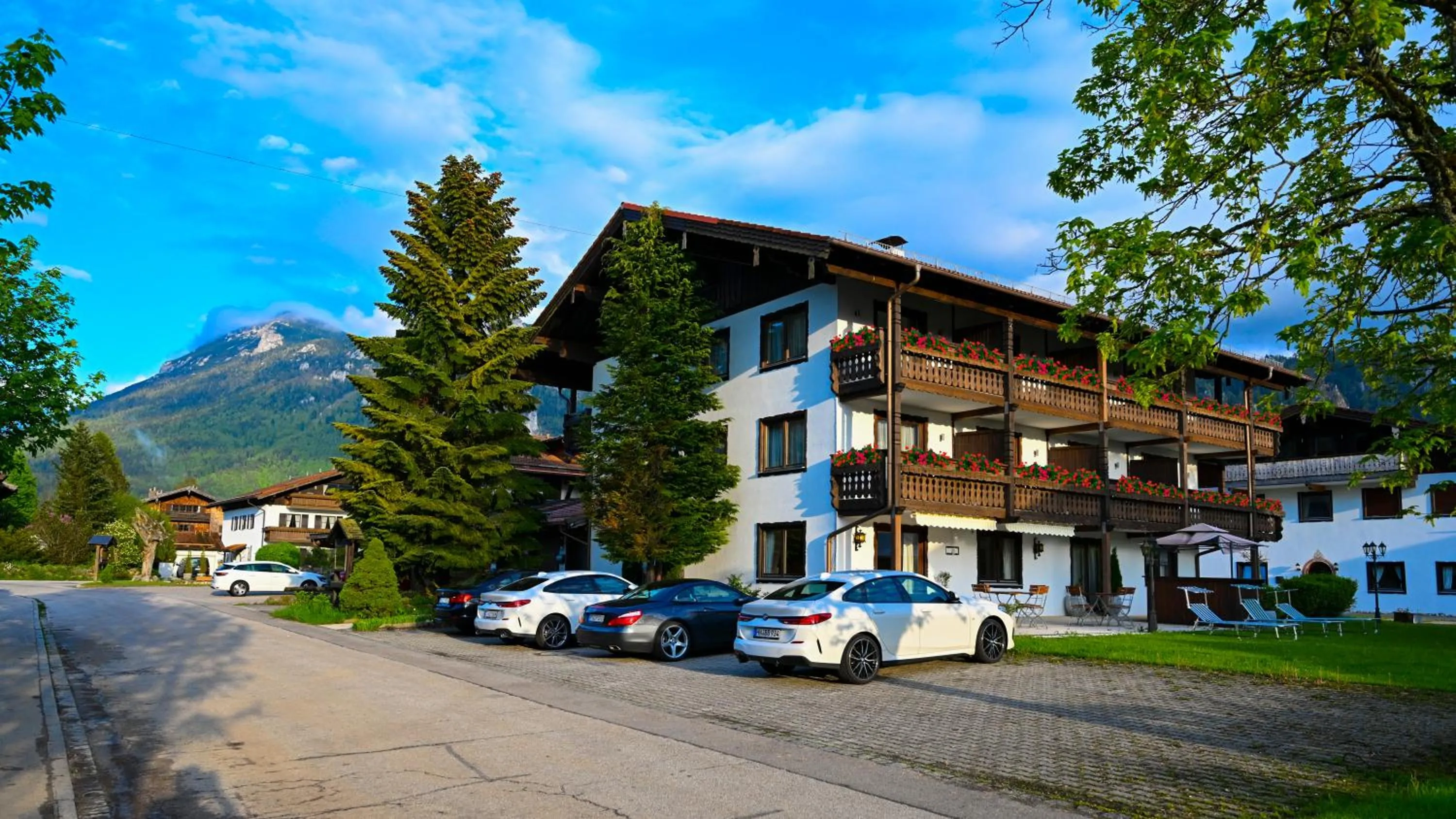 Property building in Hardi's Hotel