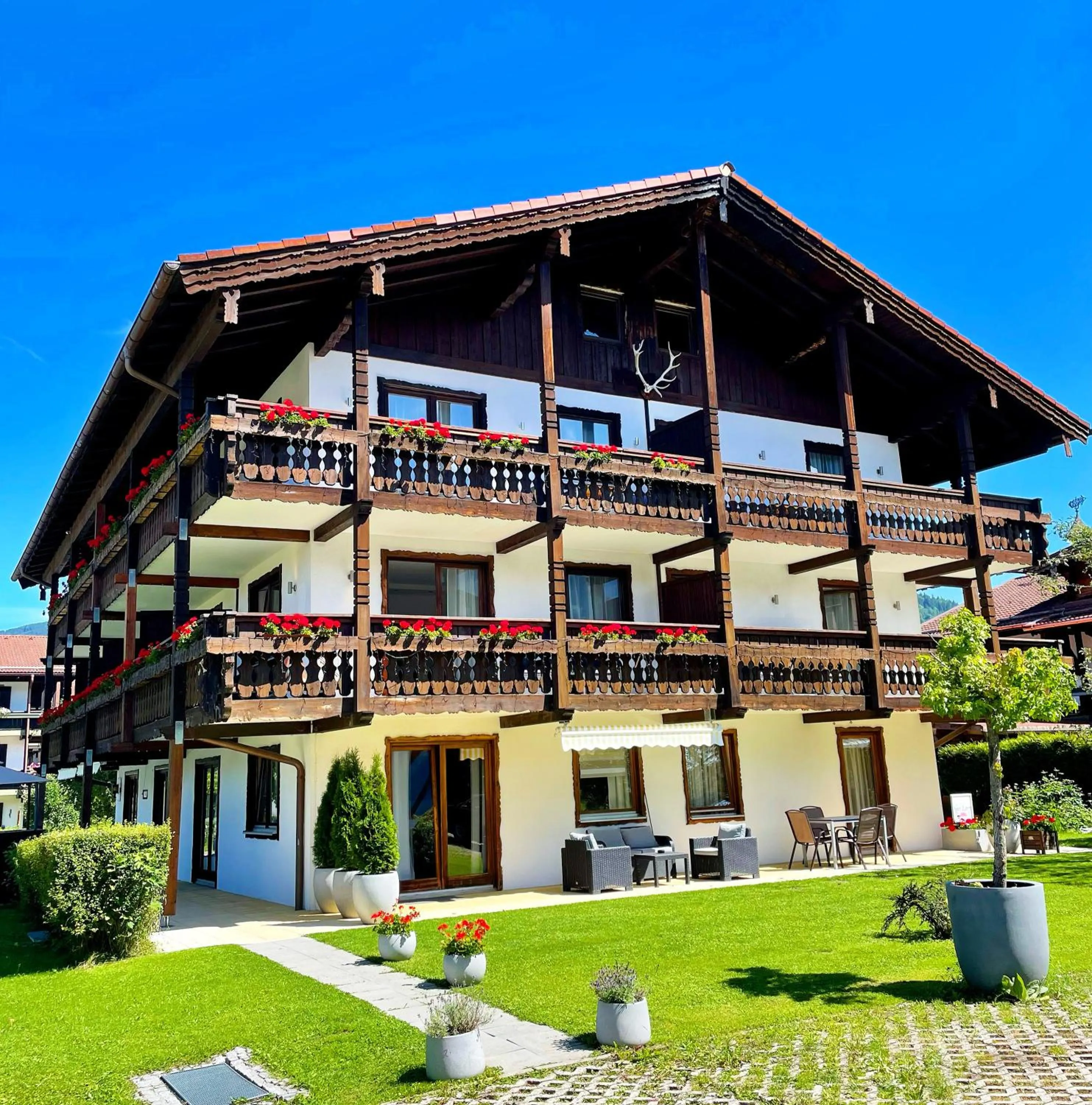 Property building in Hardi's Hotel