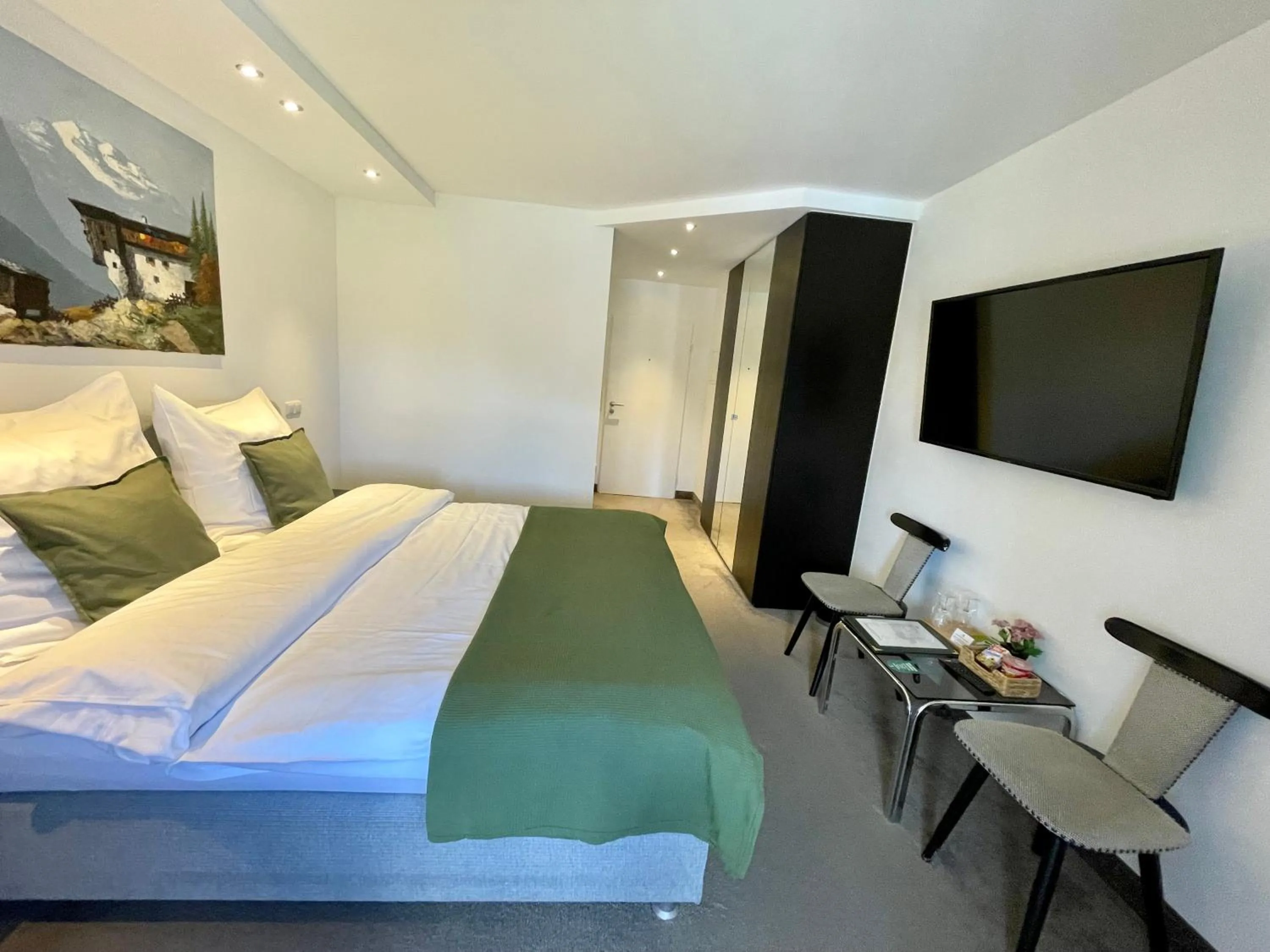 Photo of the whole room, Bed in Hardi's Hotel