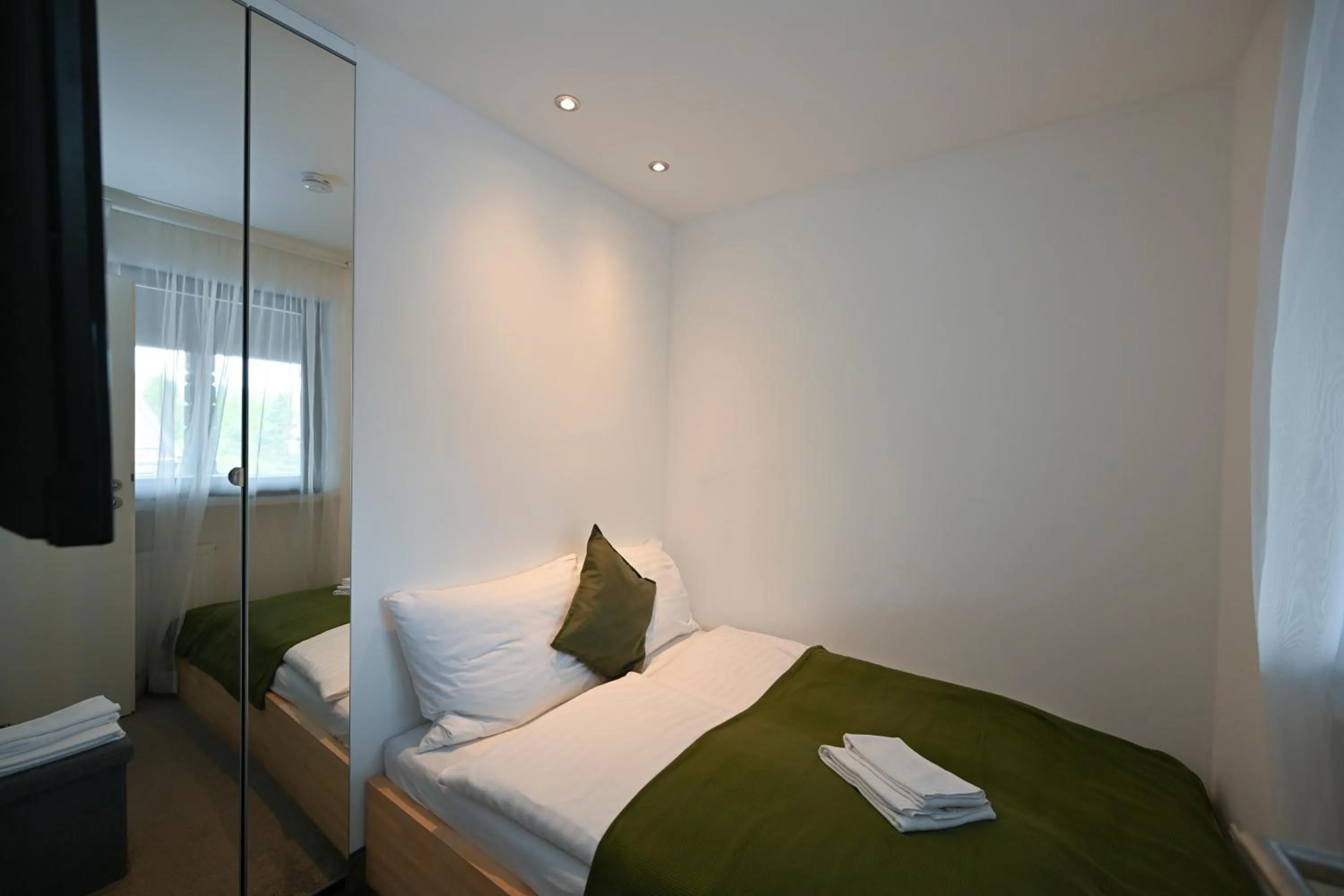Photo of the whole room, Bed in Hardi's Hotel