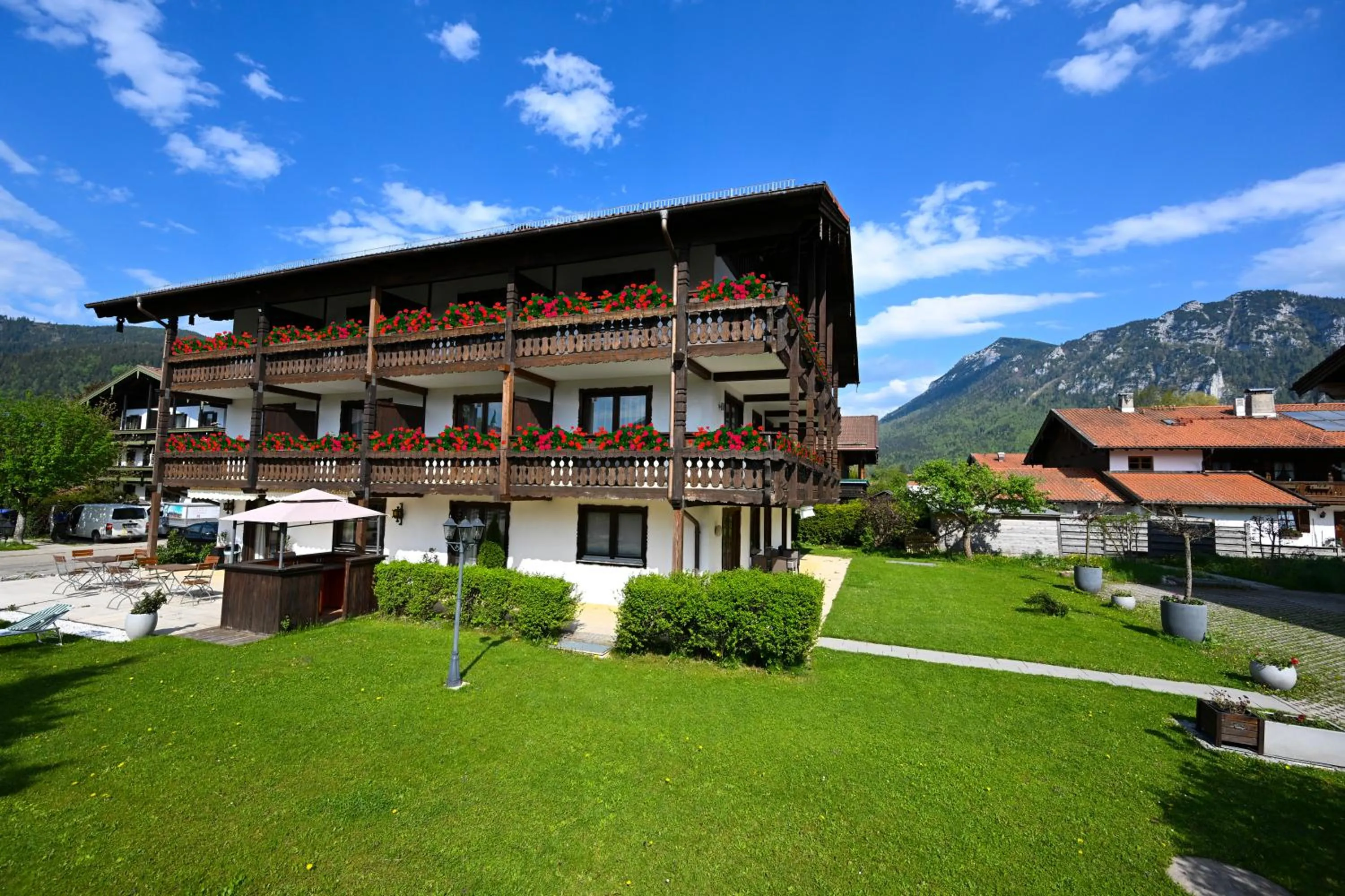 Property building in Hardi's Hotel