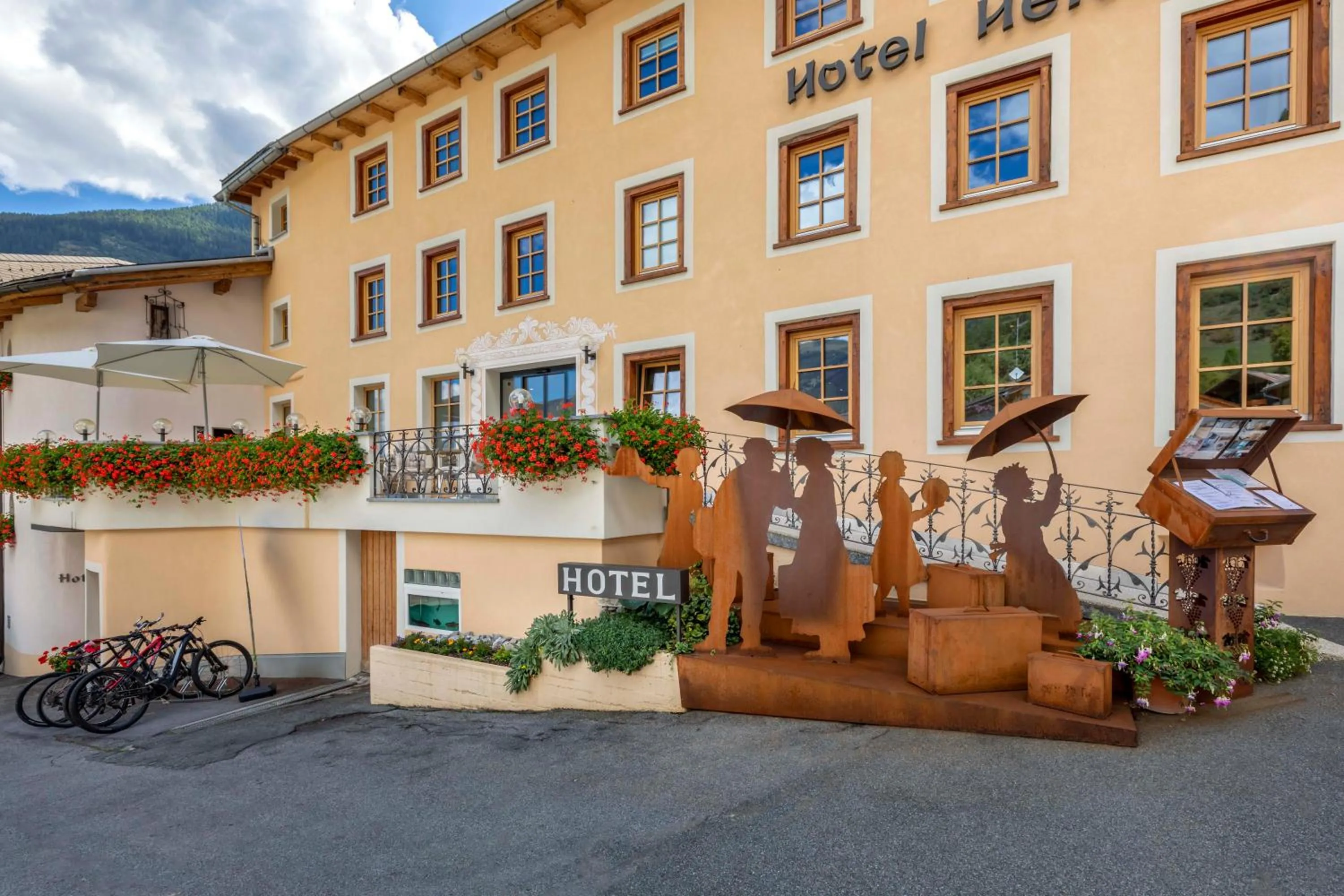Facade/entrance in Hotel Helvetia