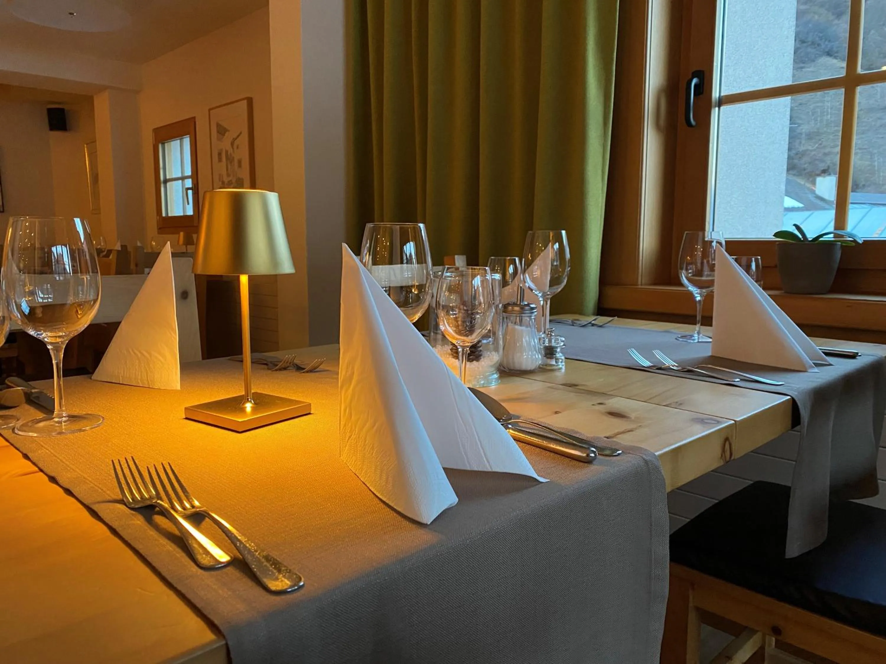 Restaurant/places to eat in Hotel Helvetia