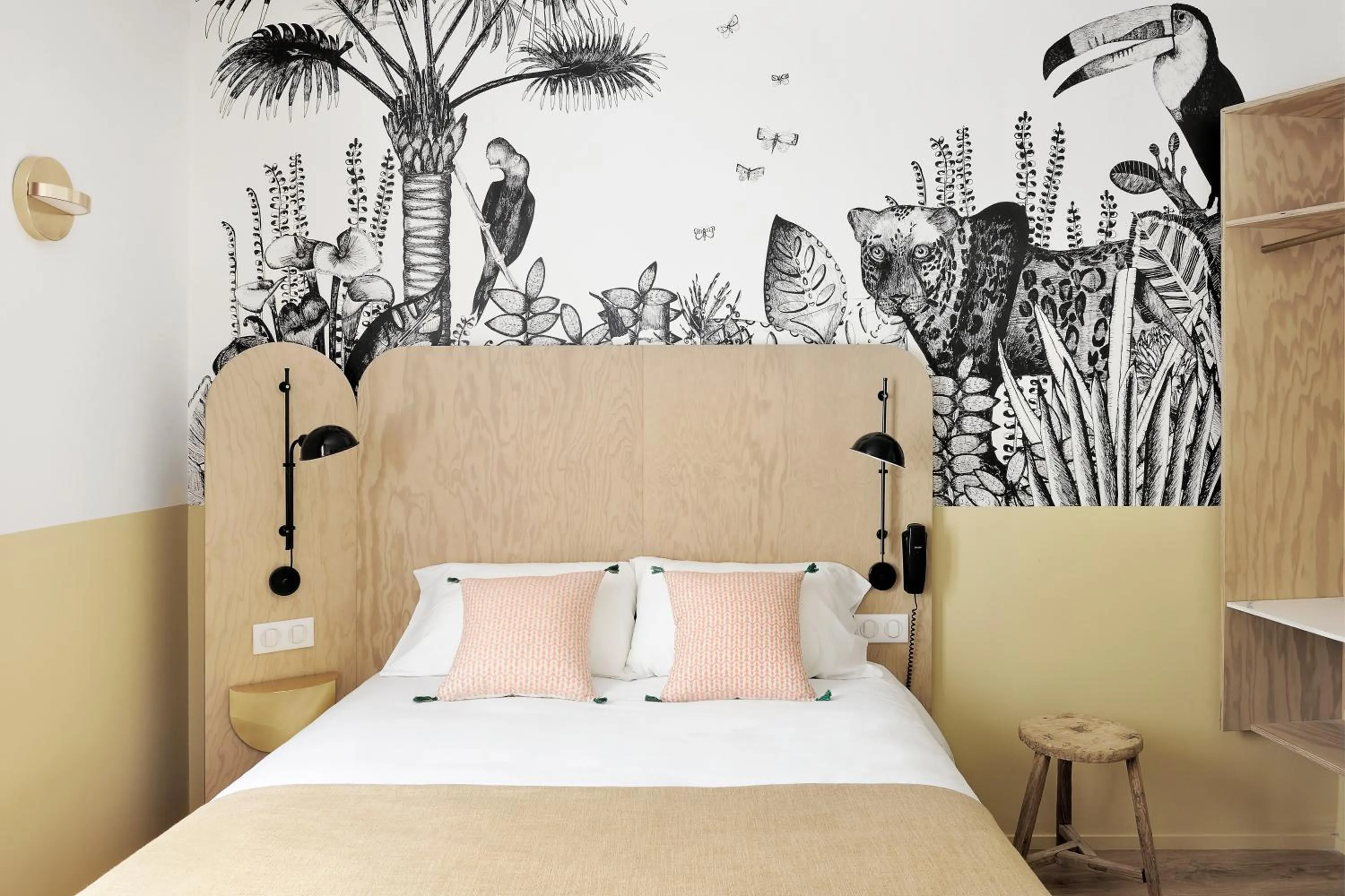 Photo of the whole room, Bed in Caulaincourt Montmartre by Hiphophostels