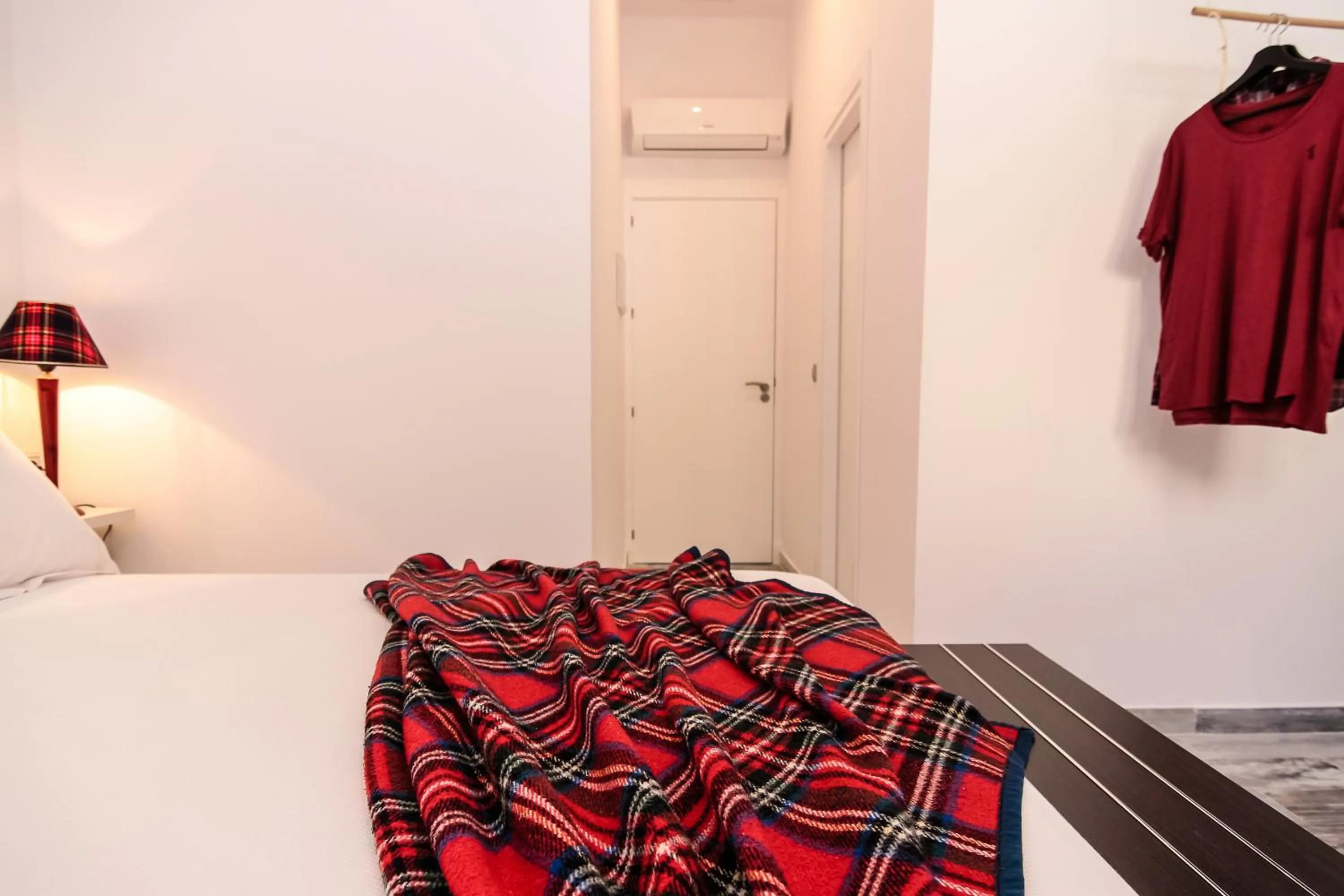 Bedroom, Bed in The 8 Rooms House