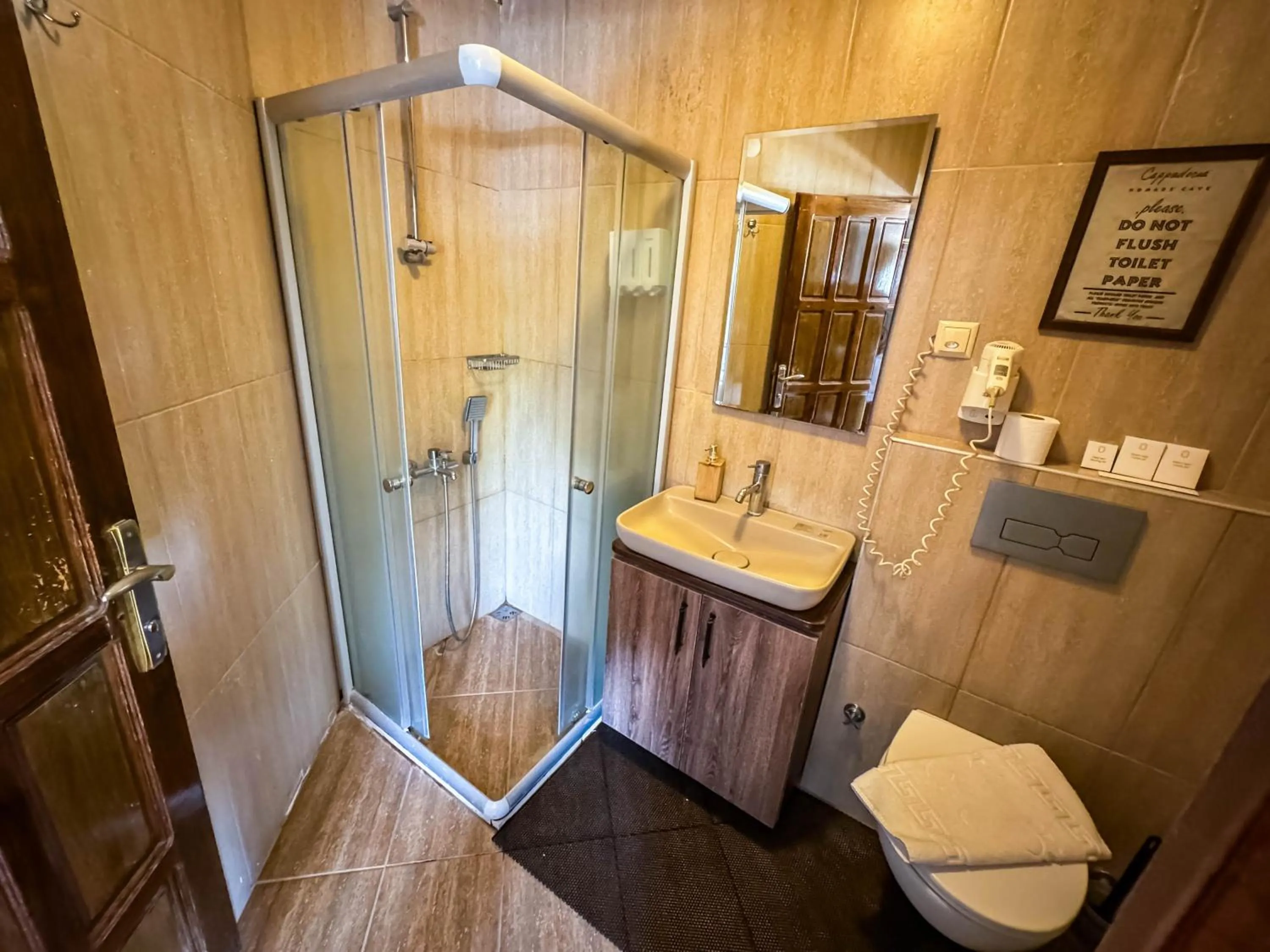 Nomads Cave Hotel & Rooftop