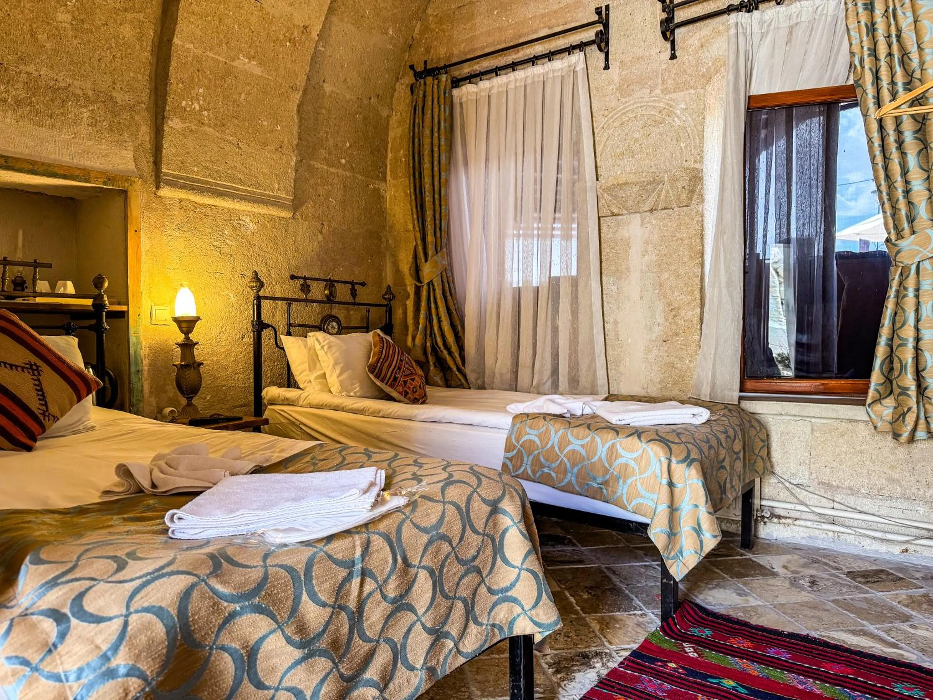 Superior Twin Room in Nomads Cave Hotel & Rooftop