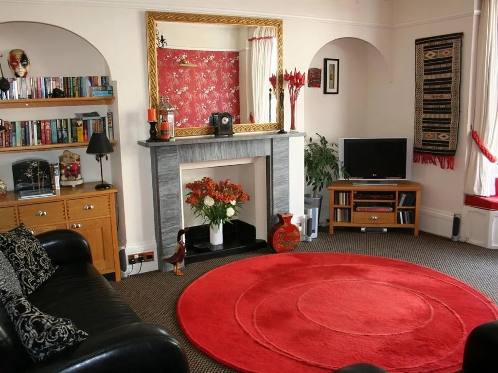 Living room in Cromwell House