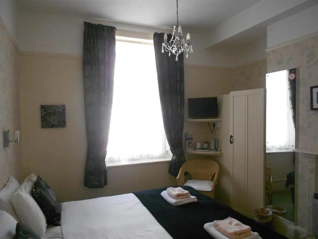 Bedroom in Cromwell House