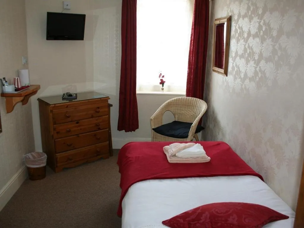Bedroom in Cromwell House