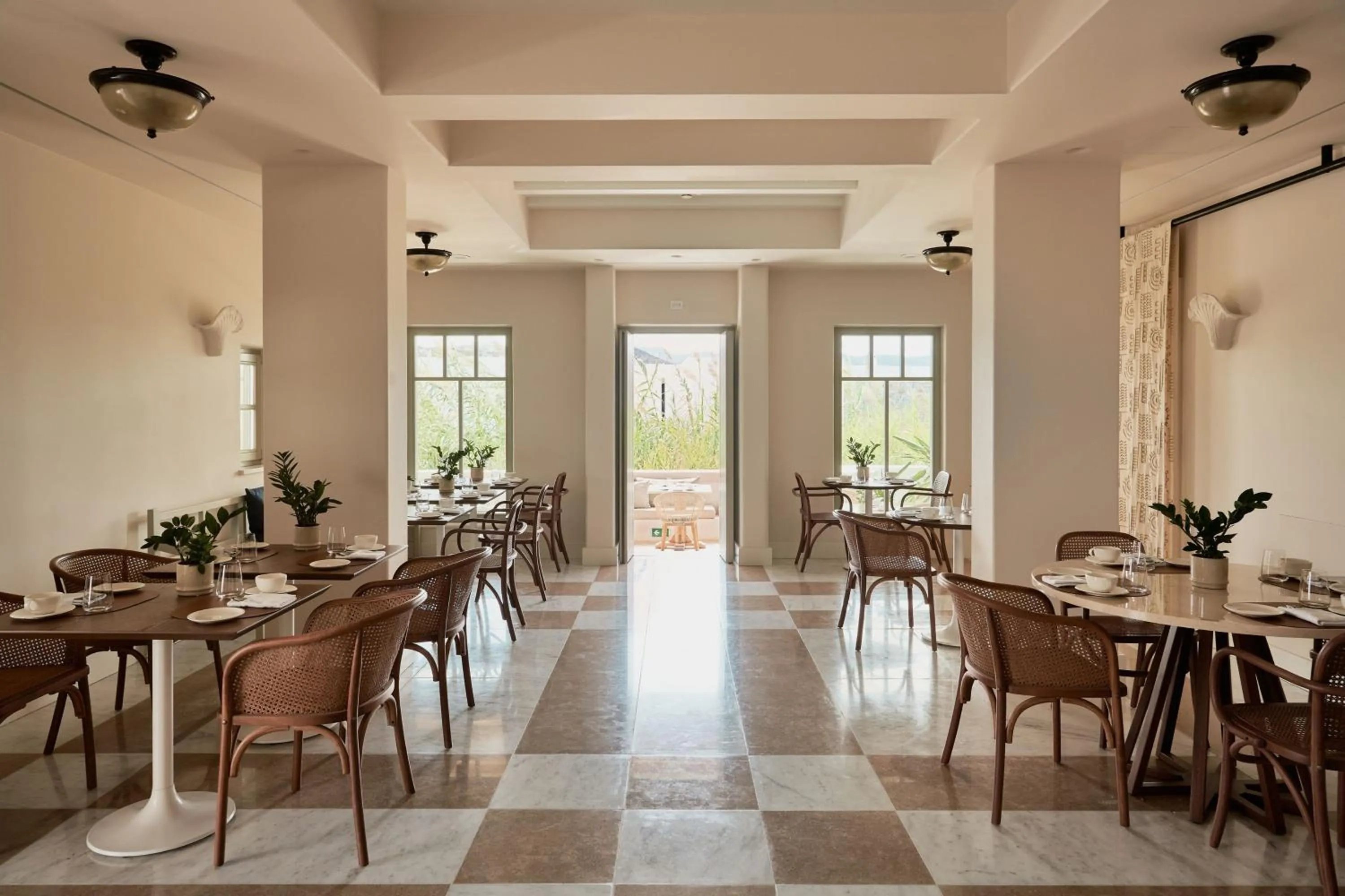 Restaurant/places to eat in Cosme, a Luxury Collection Resort, Paros