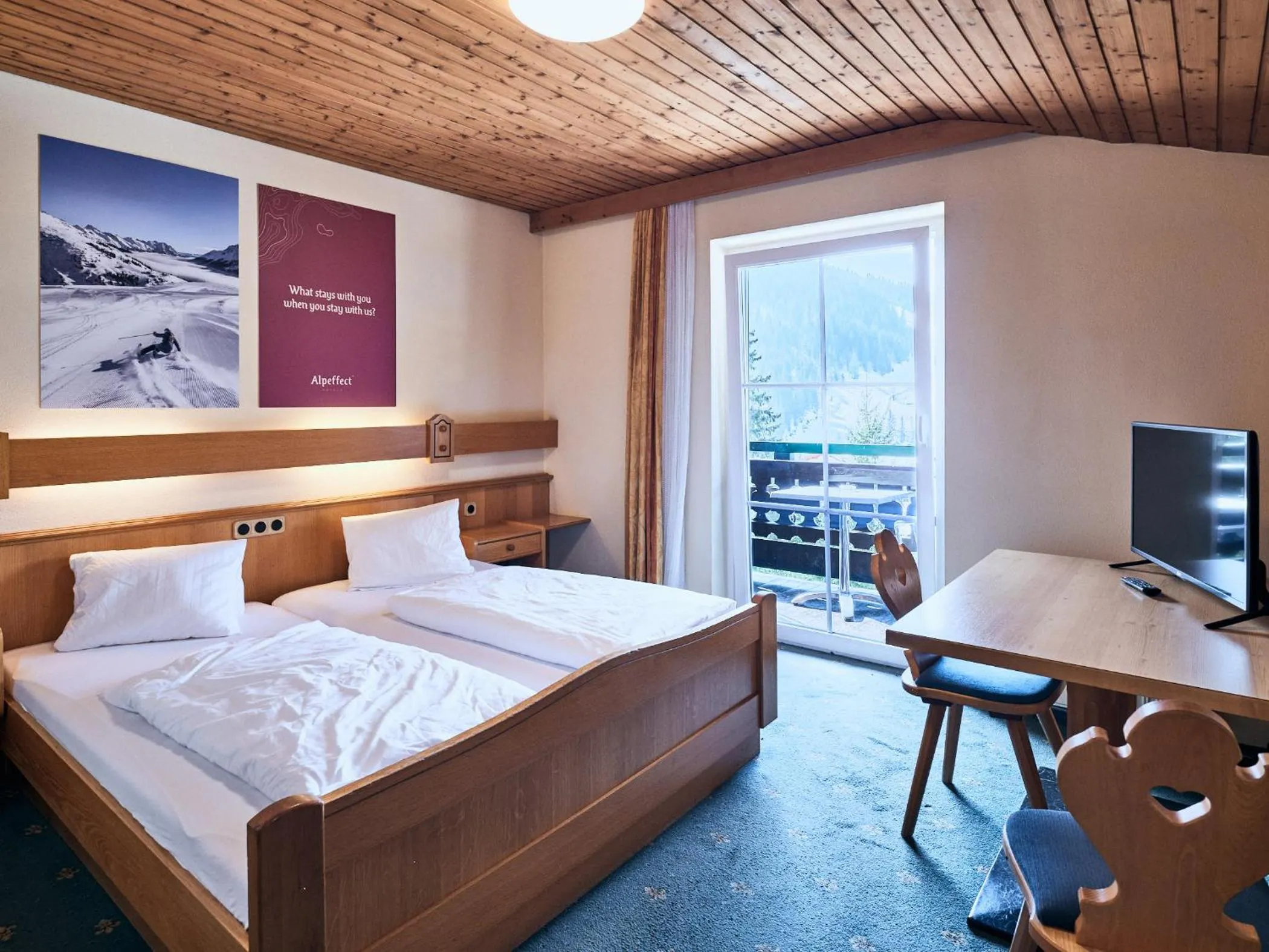 Balcony/Terrace, Bed in Hotel Kirchboden by Alpeffect Hotels