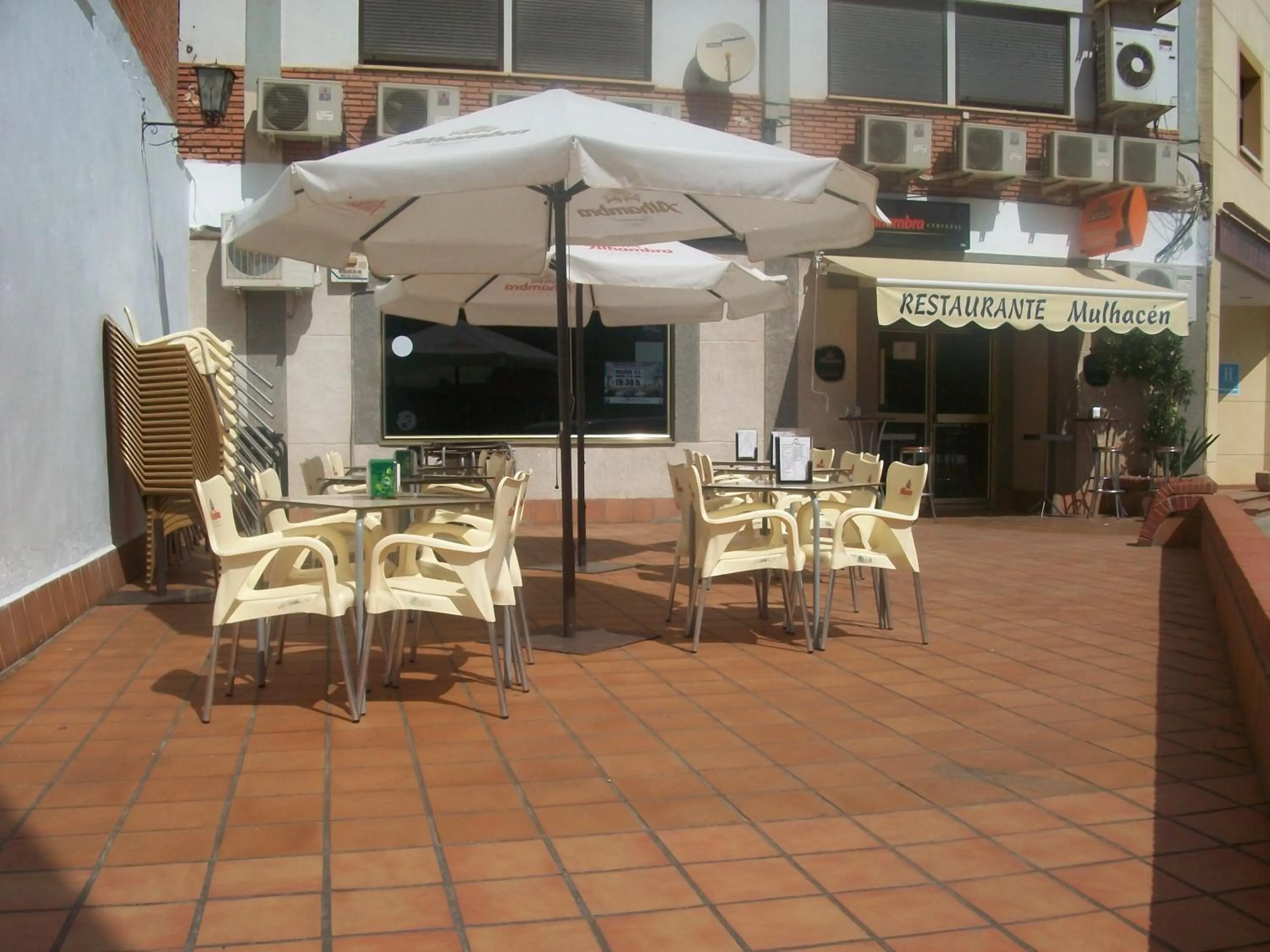 Restaurant/places to eat in Hotel Mulhacen