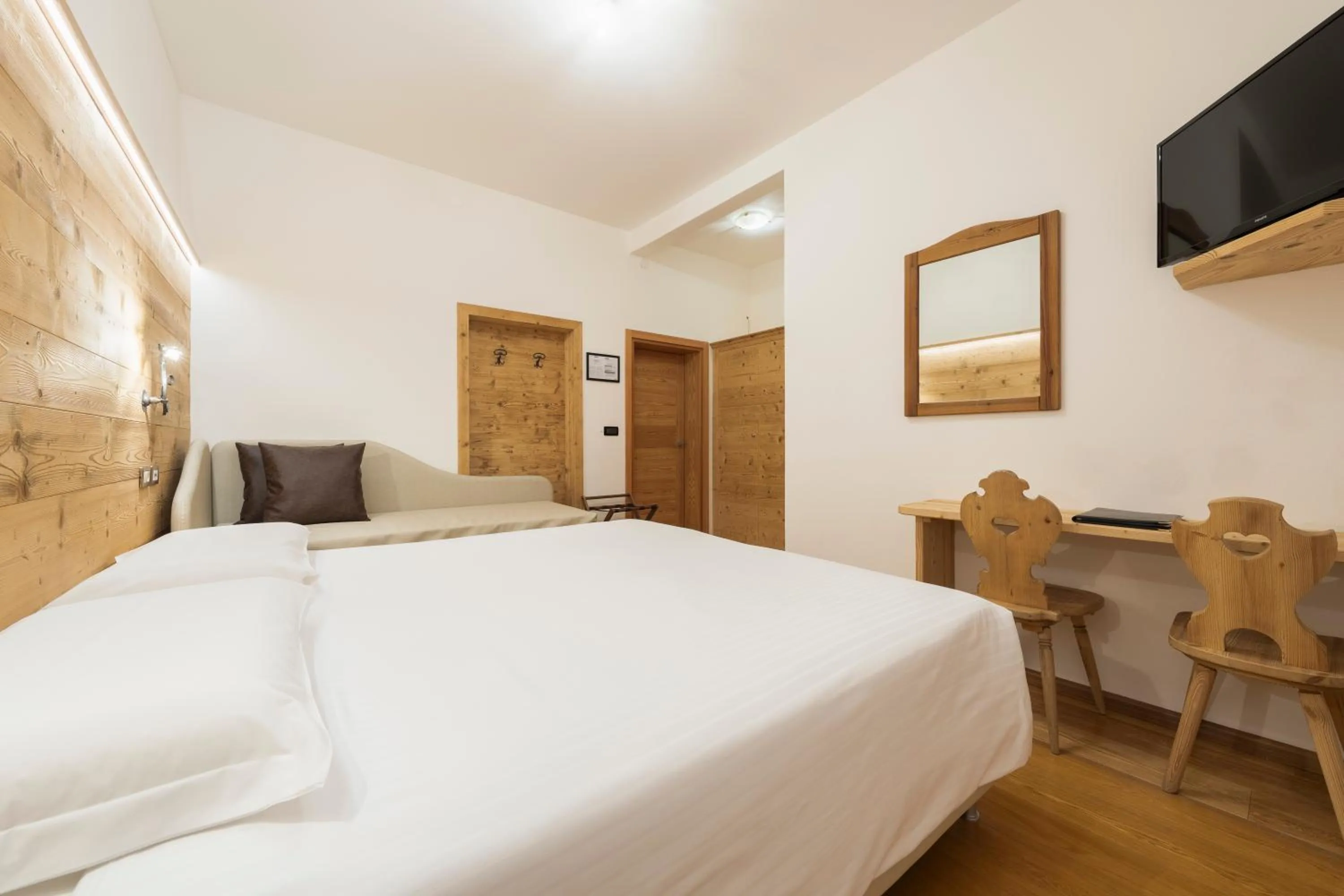 Photo of the whole room, Bed in Hotel Montana