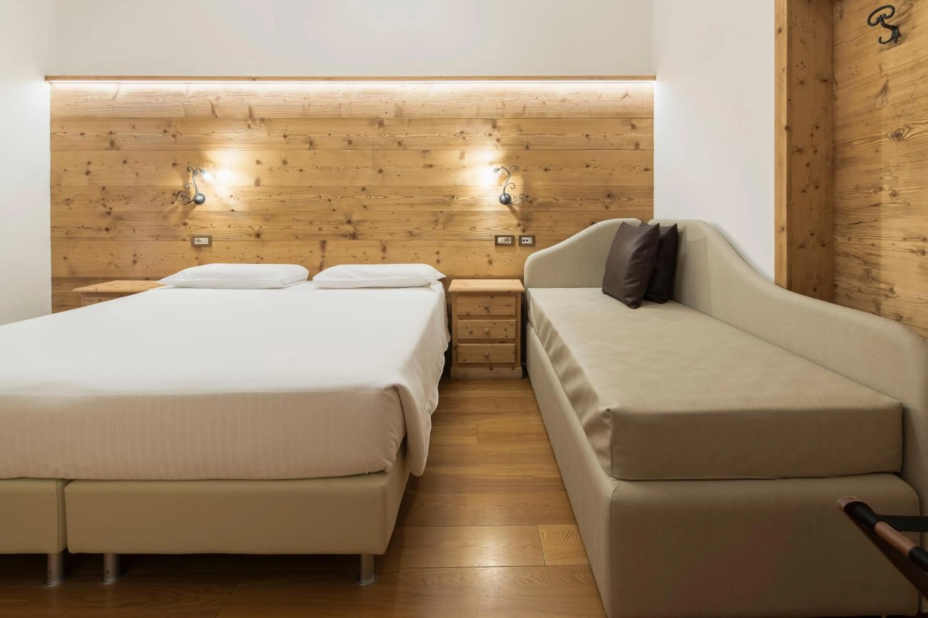 Photo of the whole room, Bed in Hotel Montana