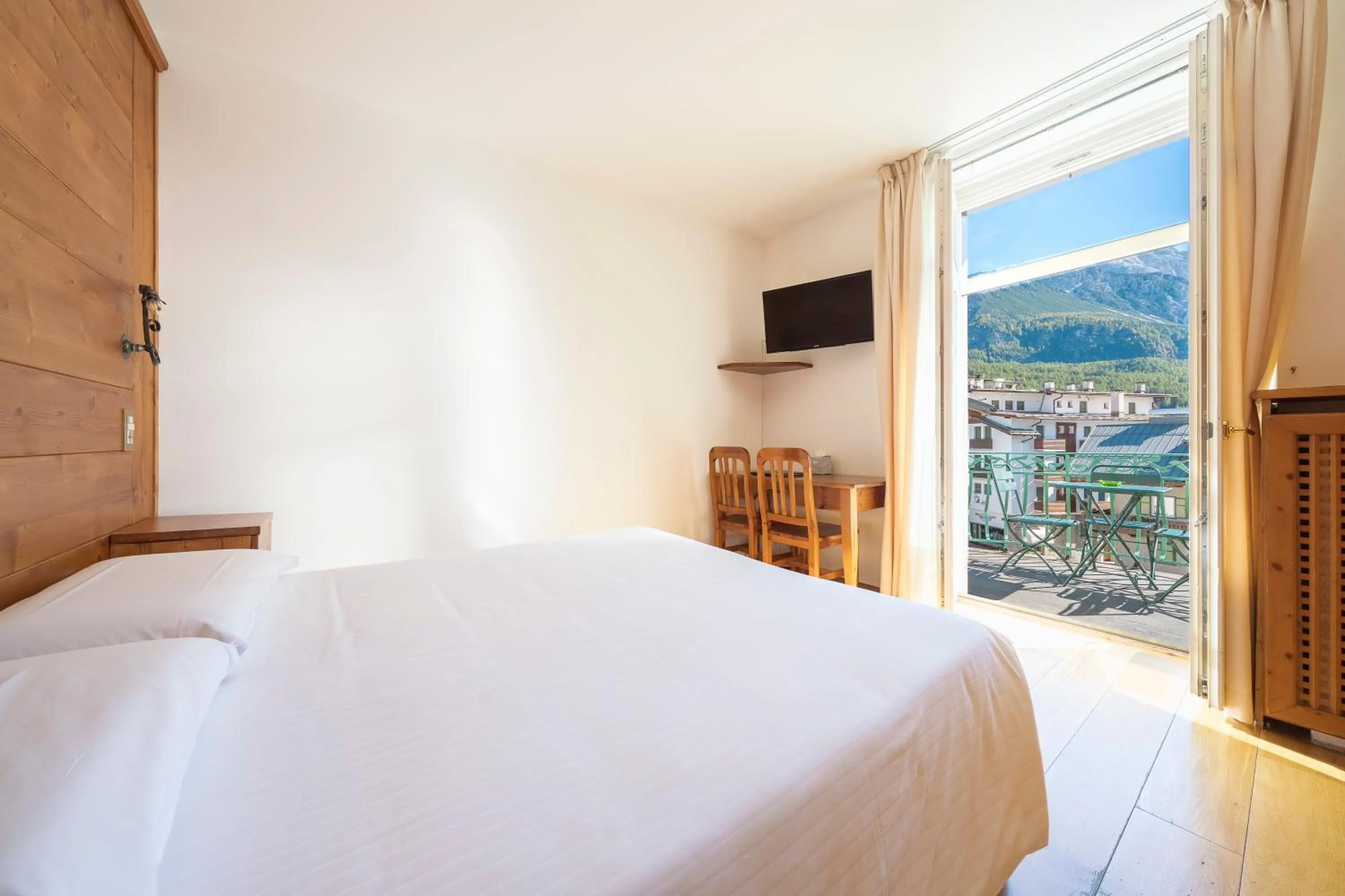 Bedroom, Bed in Hotel Montana