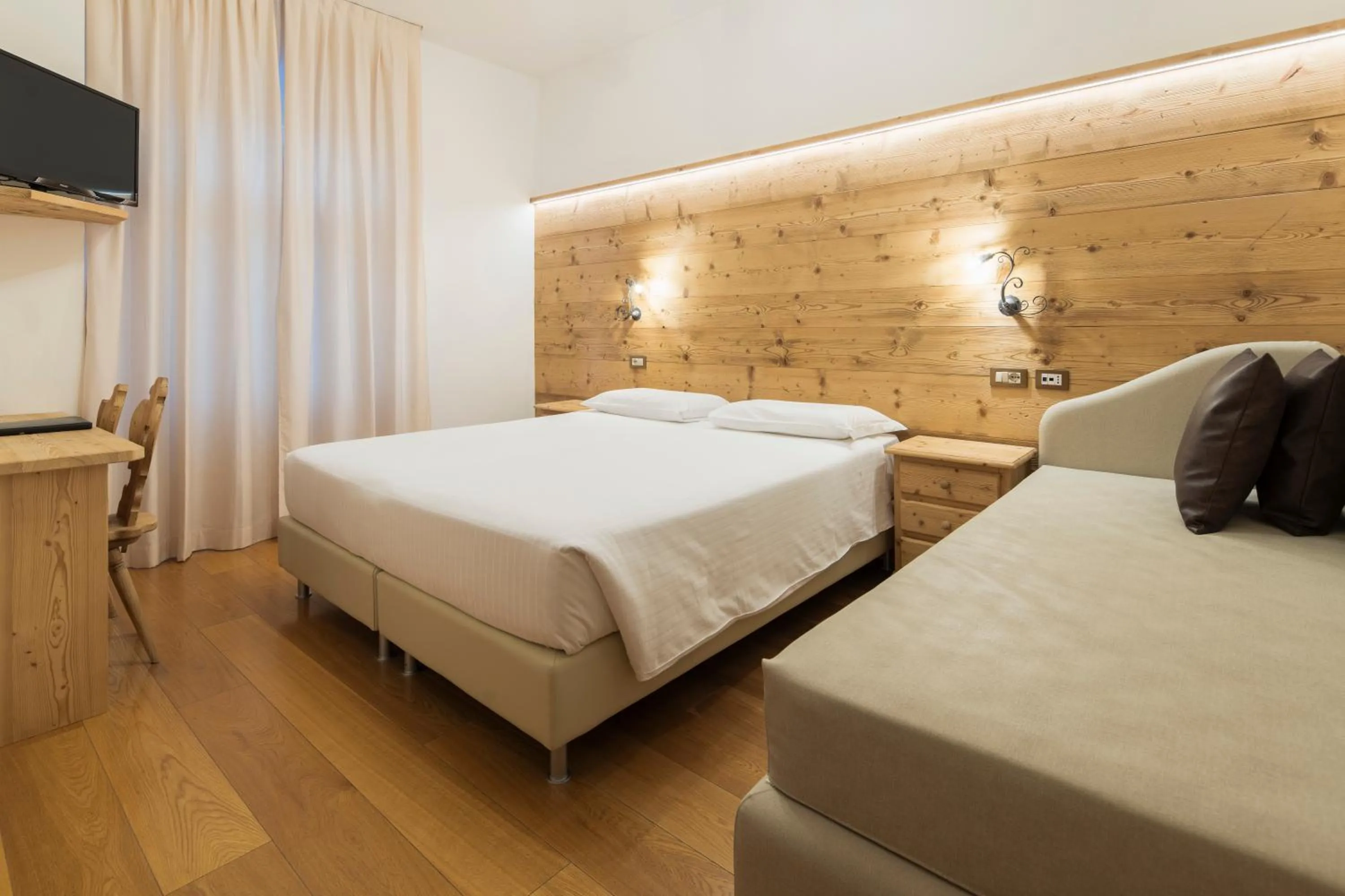 Bedroom, Bed in Hotel Montana