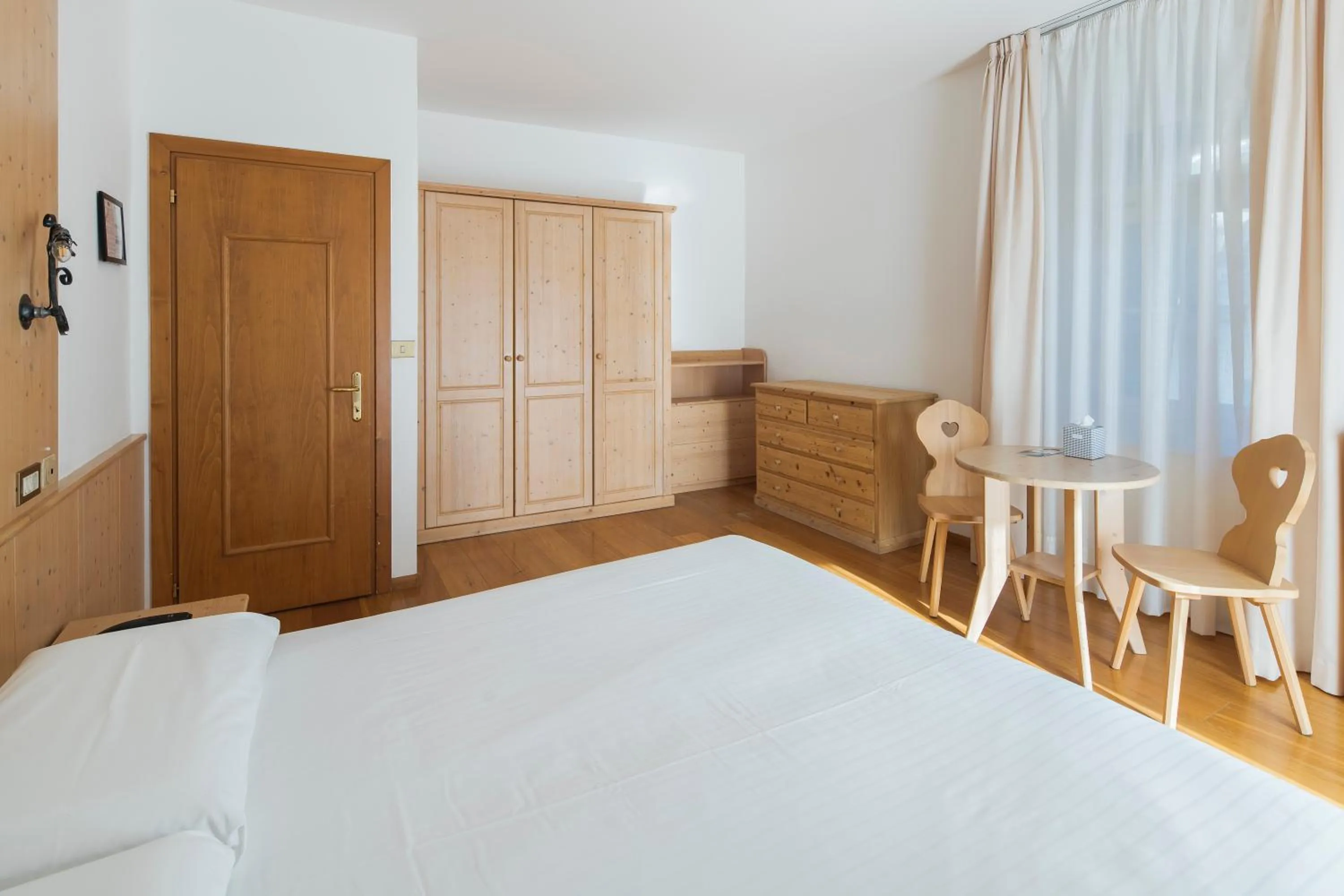 Bedroom, Bed in Hotel Montana