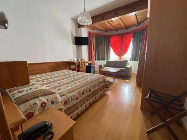 Triple Room in Hotel Montana