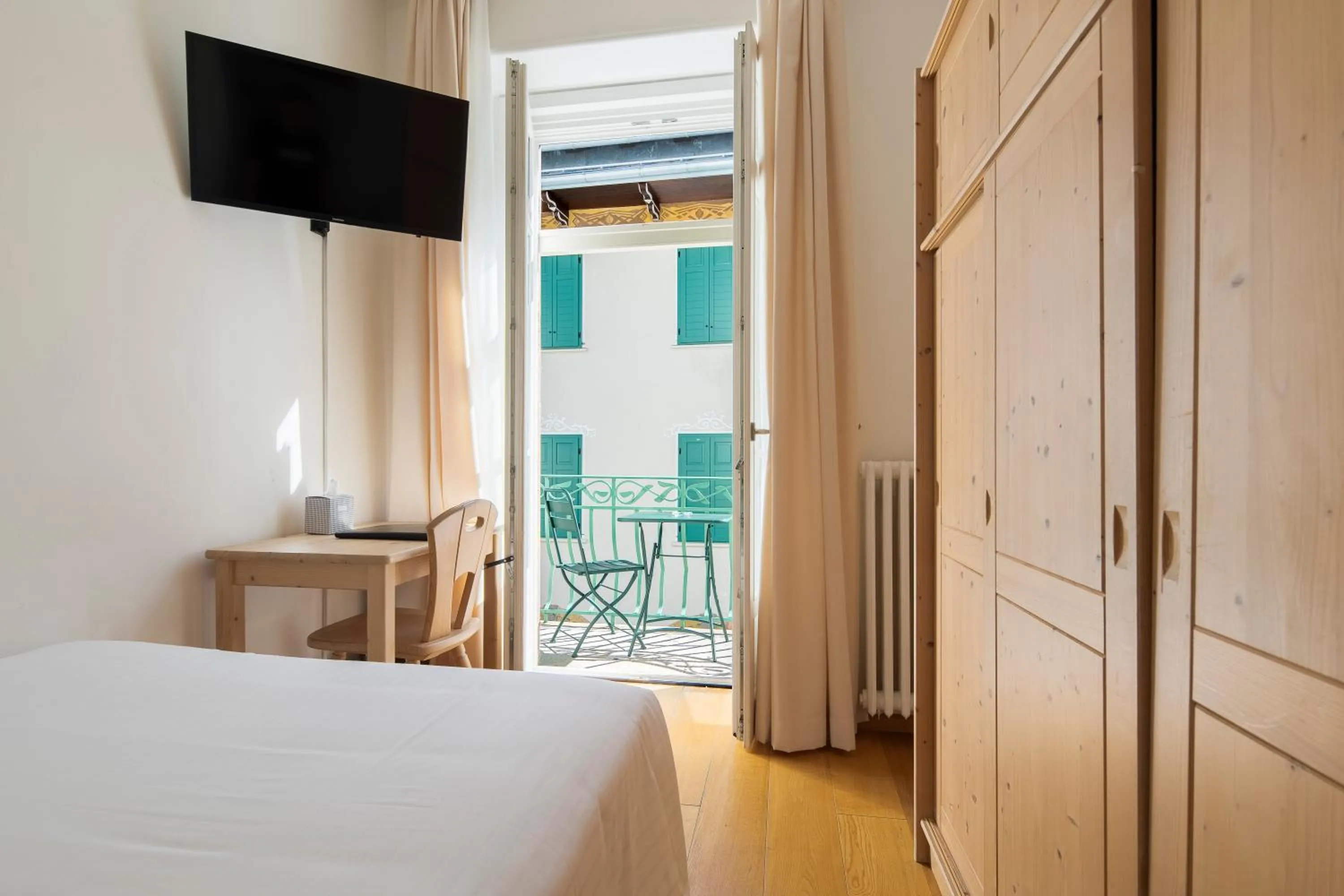 Bedroom, Bed in Hotel Montana