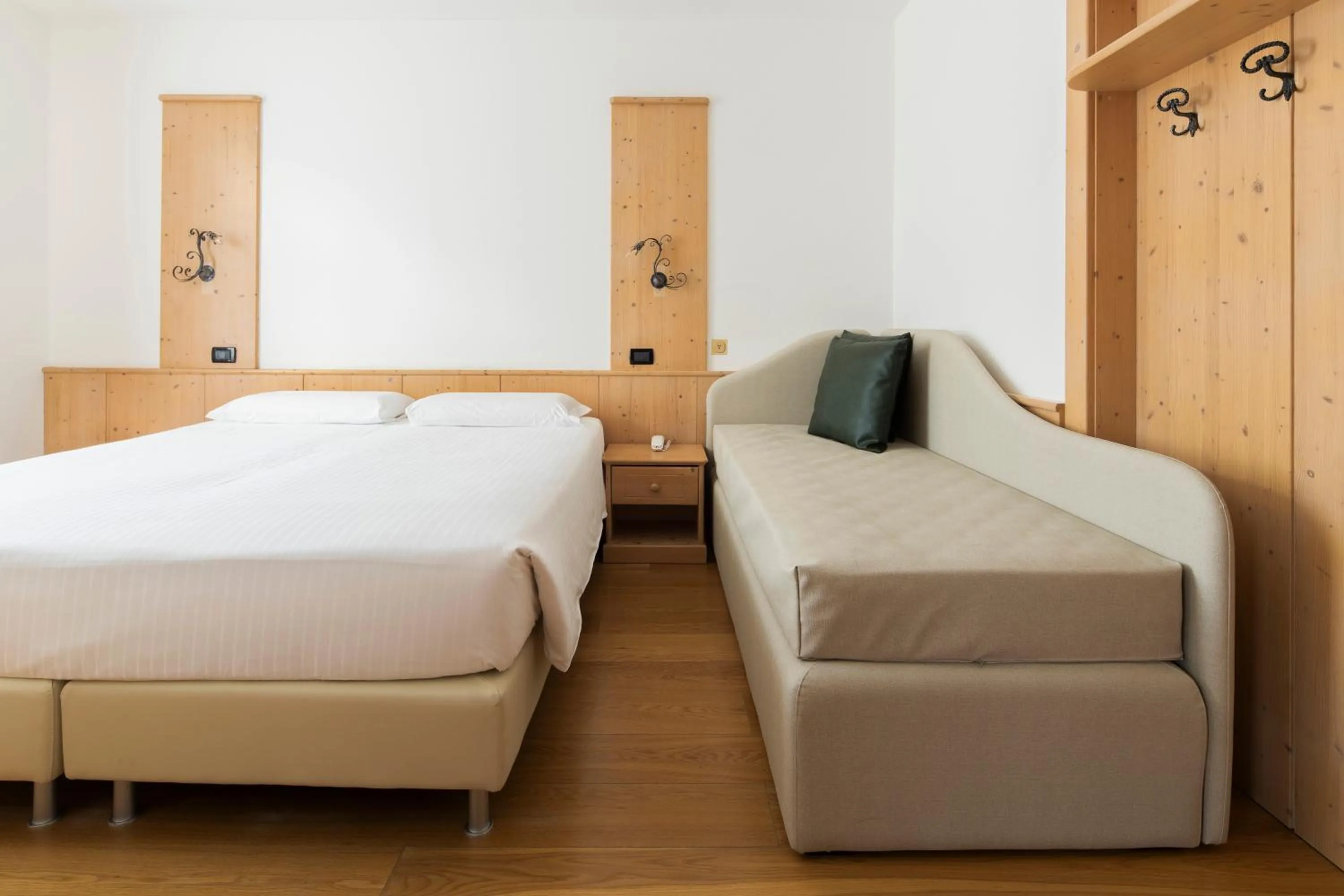 Bedroom, Bed in Hotel Montana