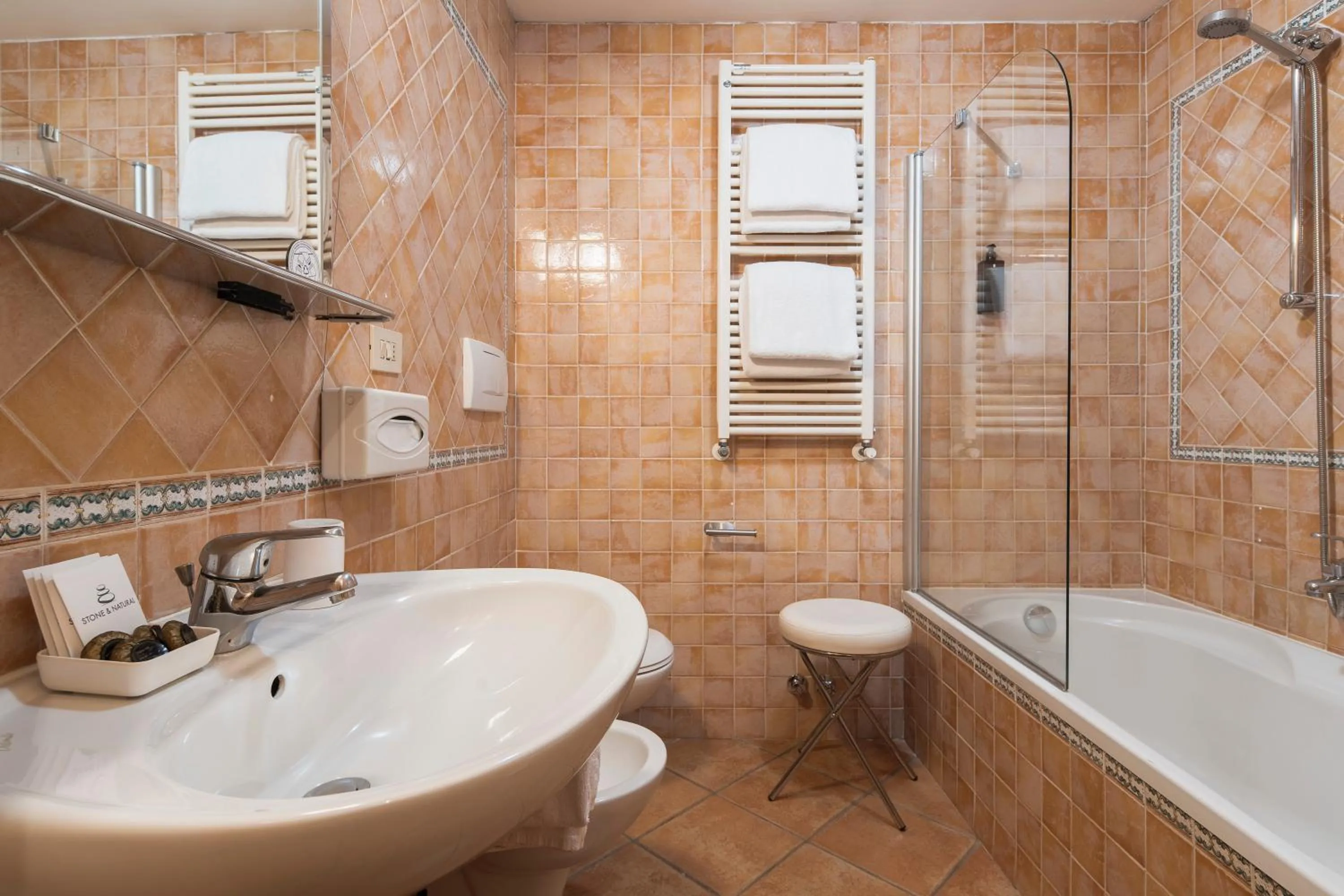 Bath in Hotel Montana