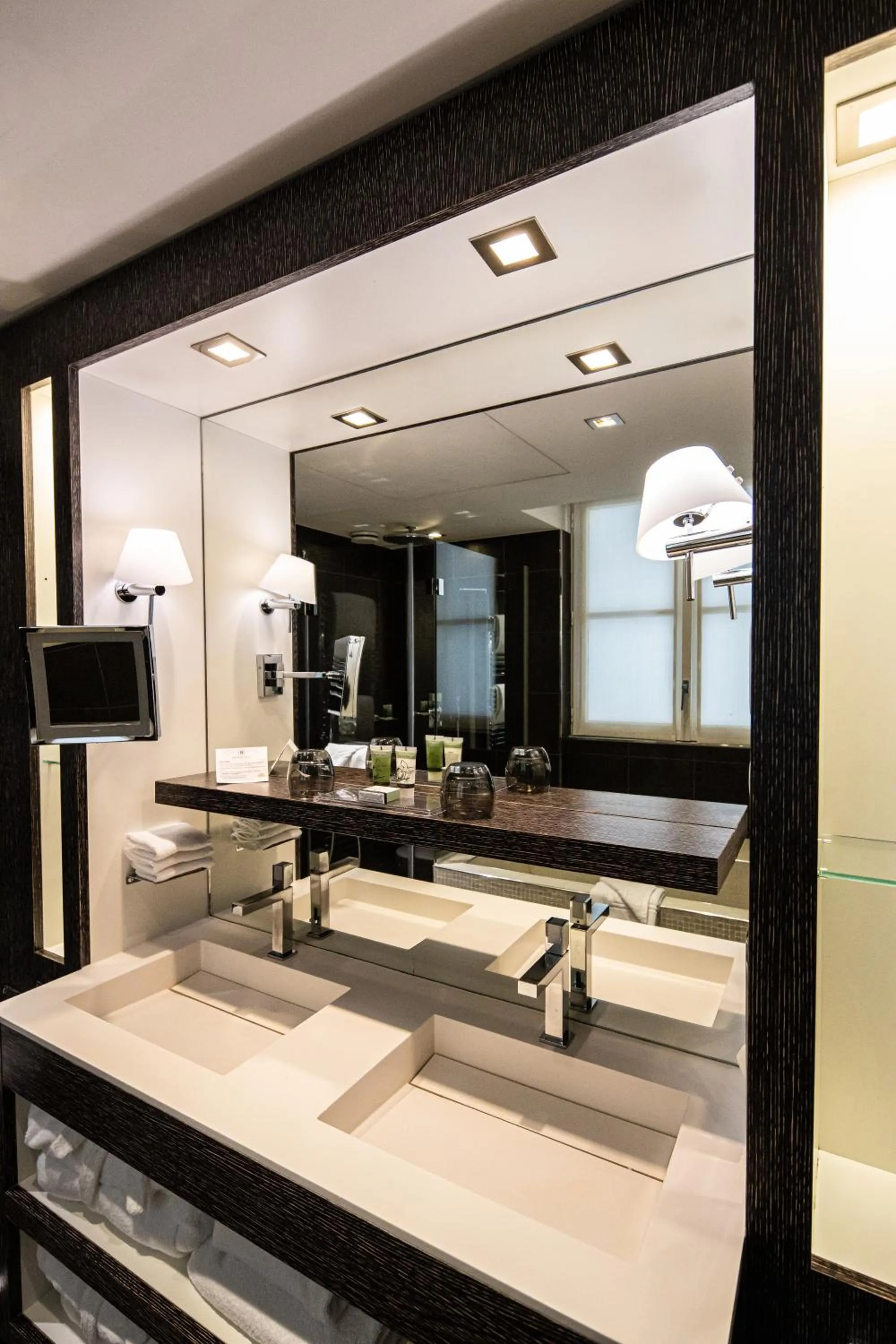 Bathroom in Les Jardins De La Villa