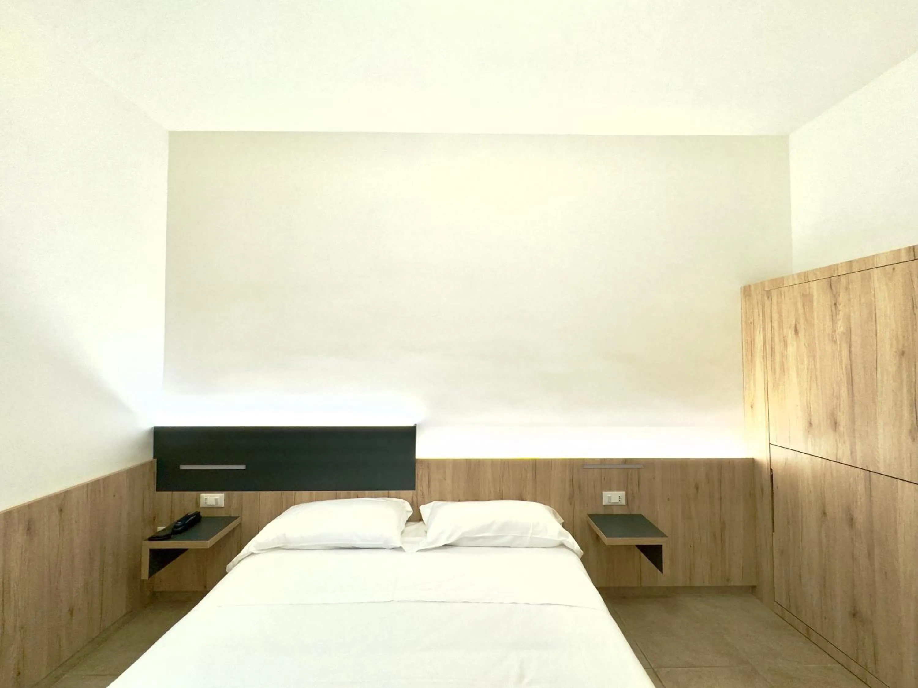 Bedroom, Bed in Hotel Holidays