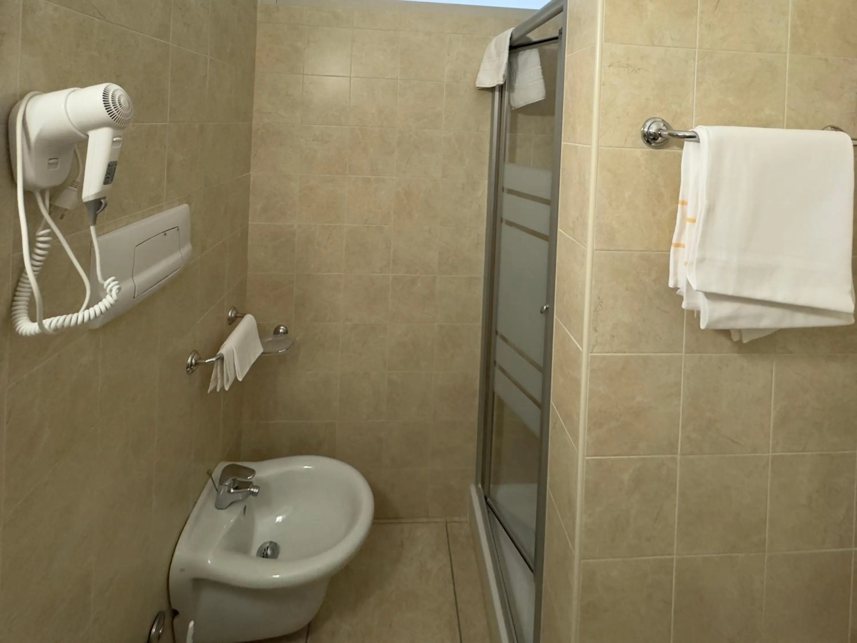 Bathroom in Hotel Holidays