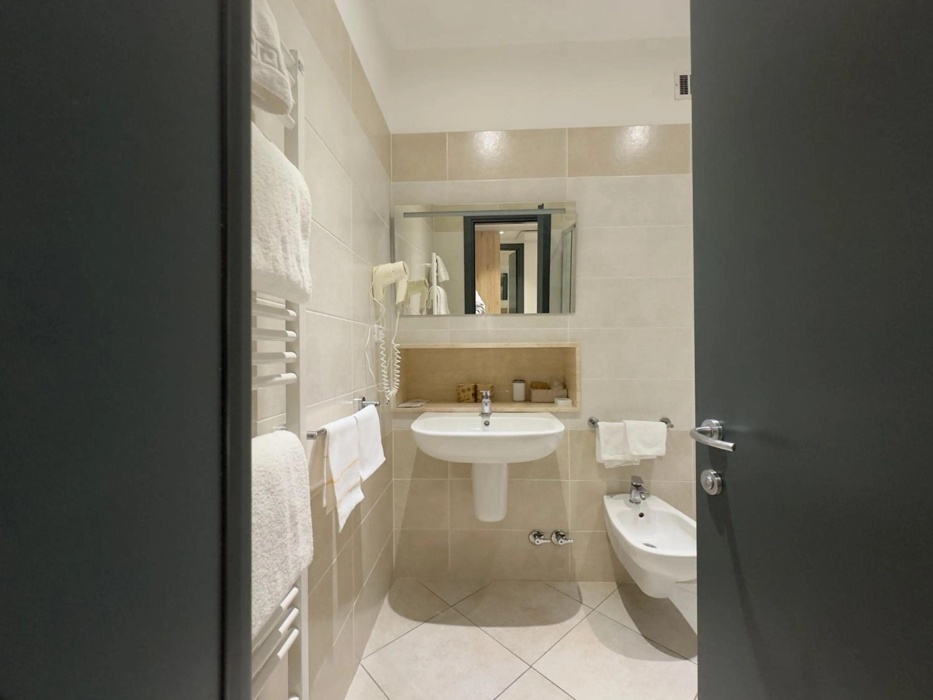 Bathroom in Hotel Holidays