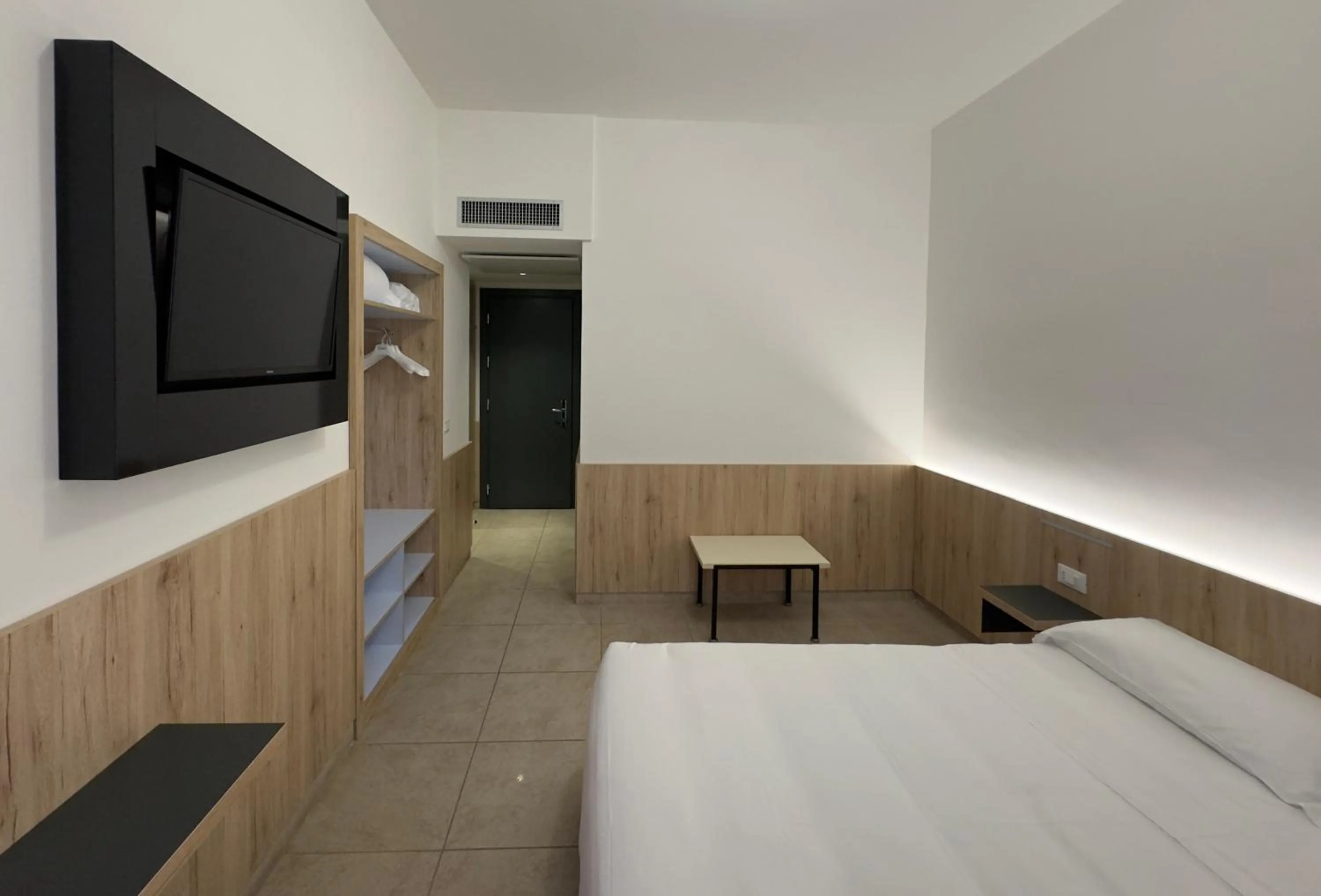 Bedroom, Bed in Hotel Holidays