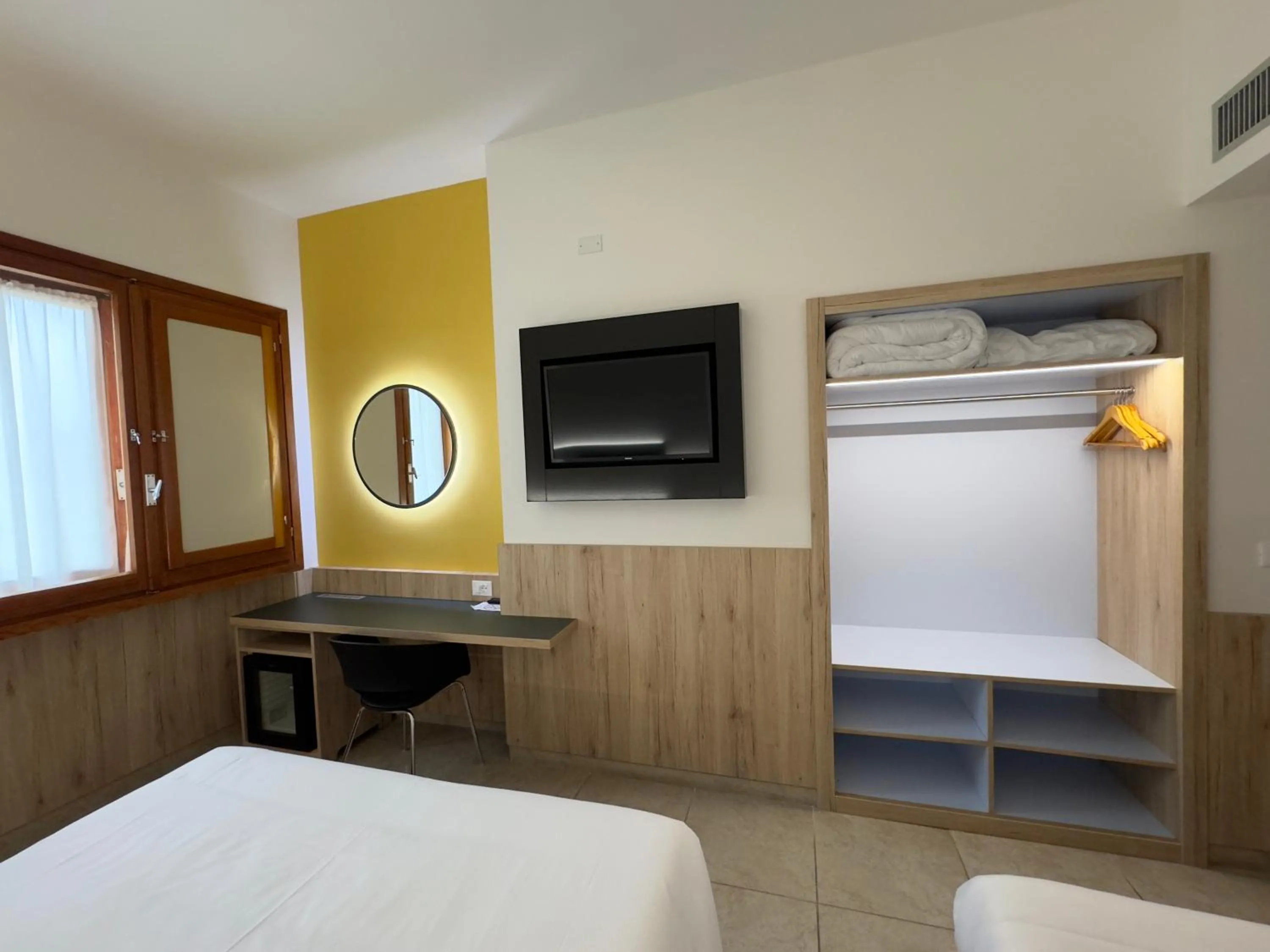 Bedroom, Bed in Hotel Holidays