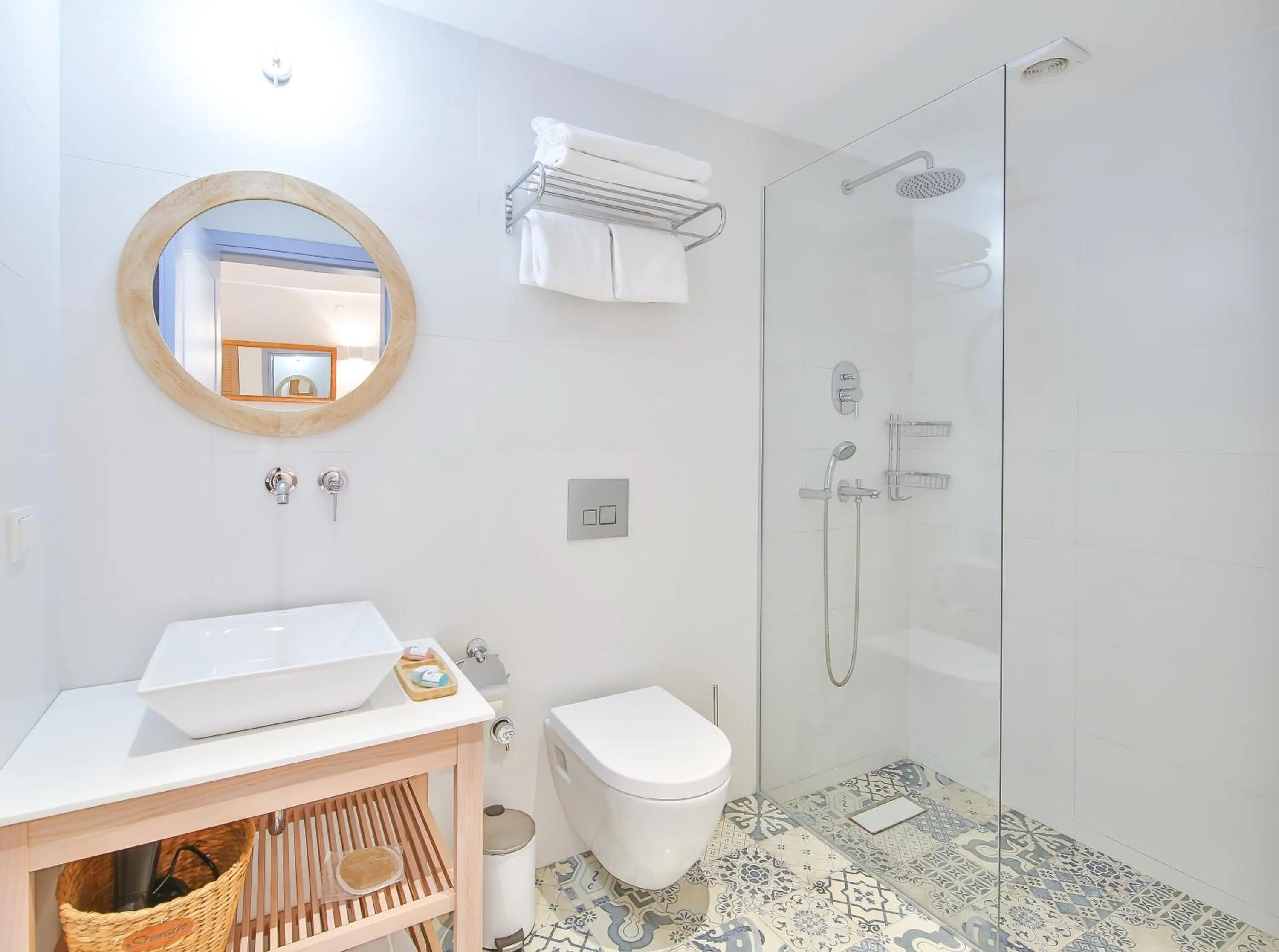 Shower in Dias Hotel