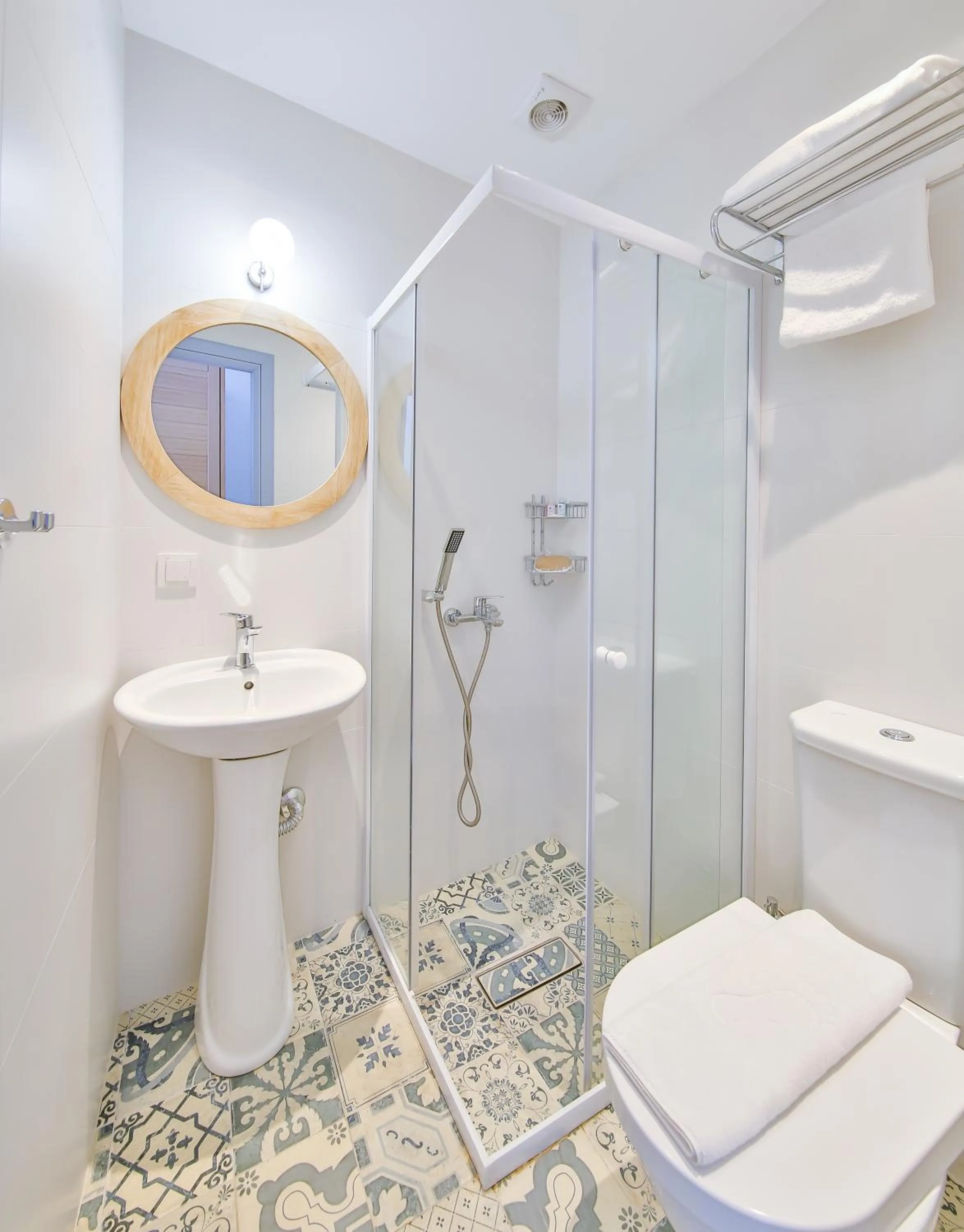 Bathroom in Dias Hotel