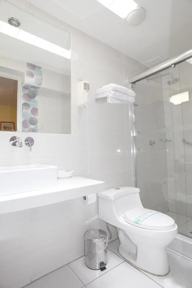 Bathroom in Emperador Plaza