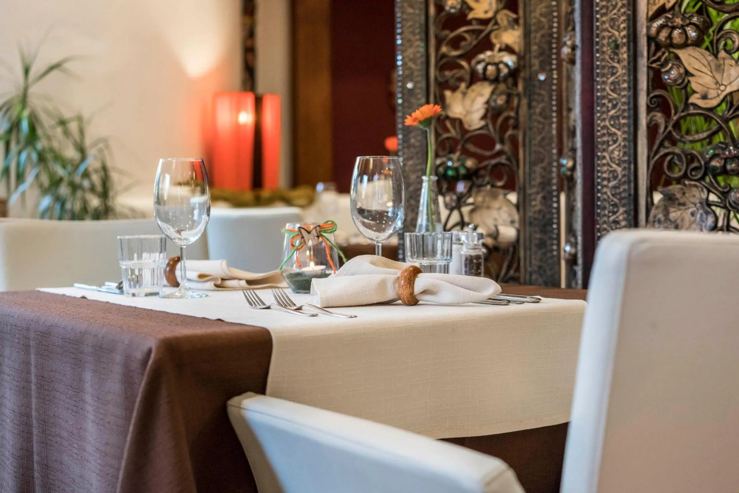 Restaurant/places to eat in Hotel Bamboo