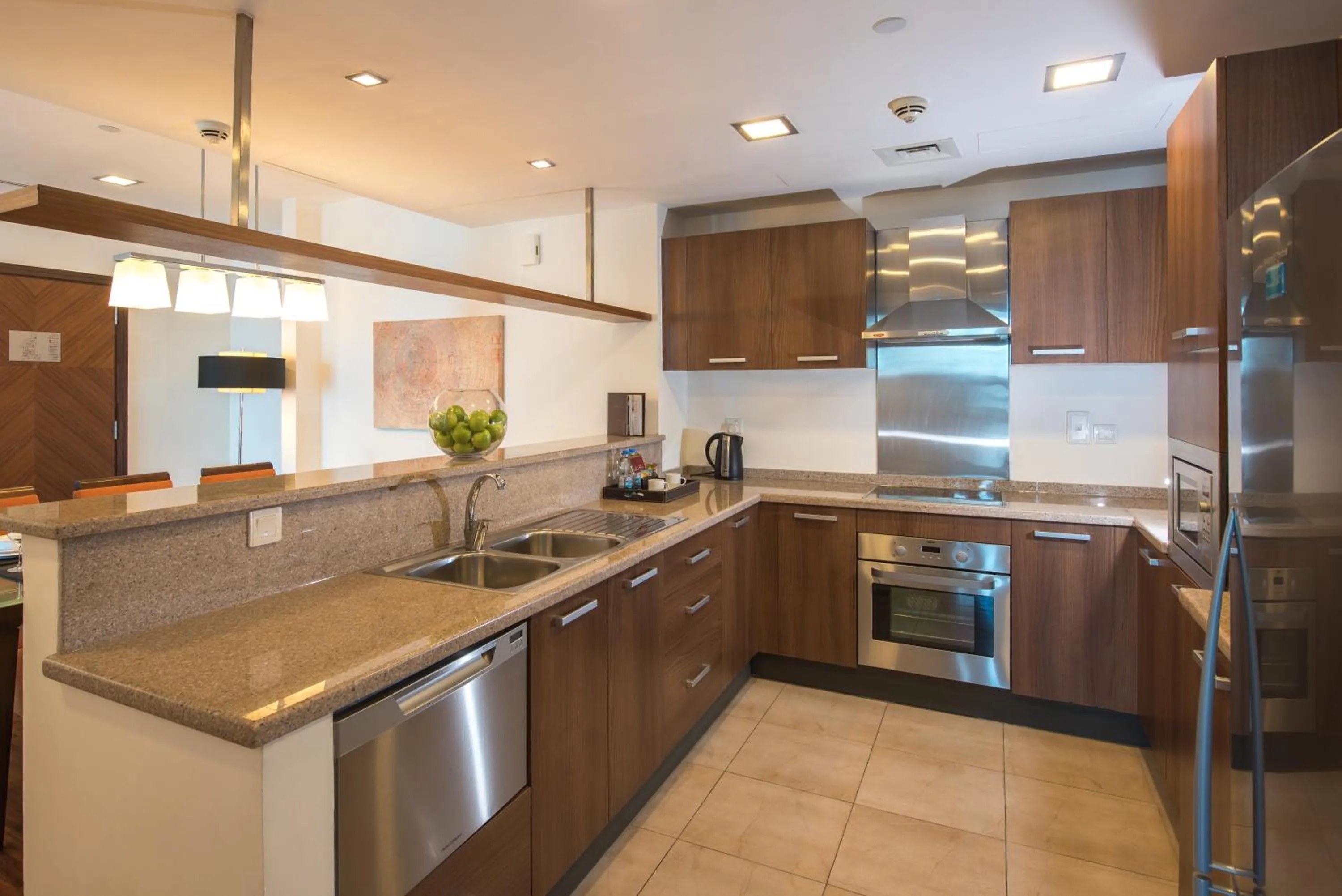 Kitchen or kitchenette in La Suite Dubai Hotel & Apartments