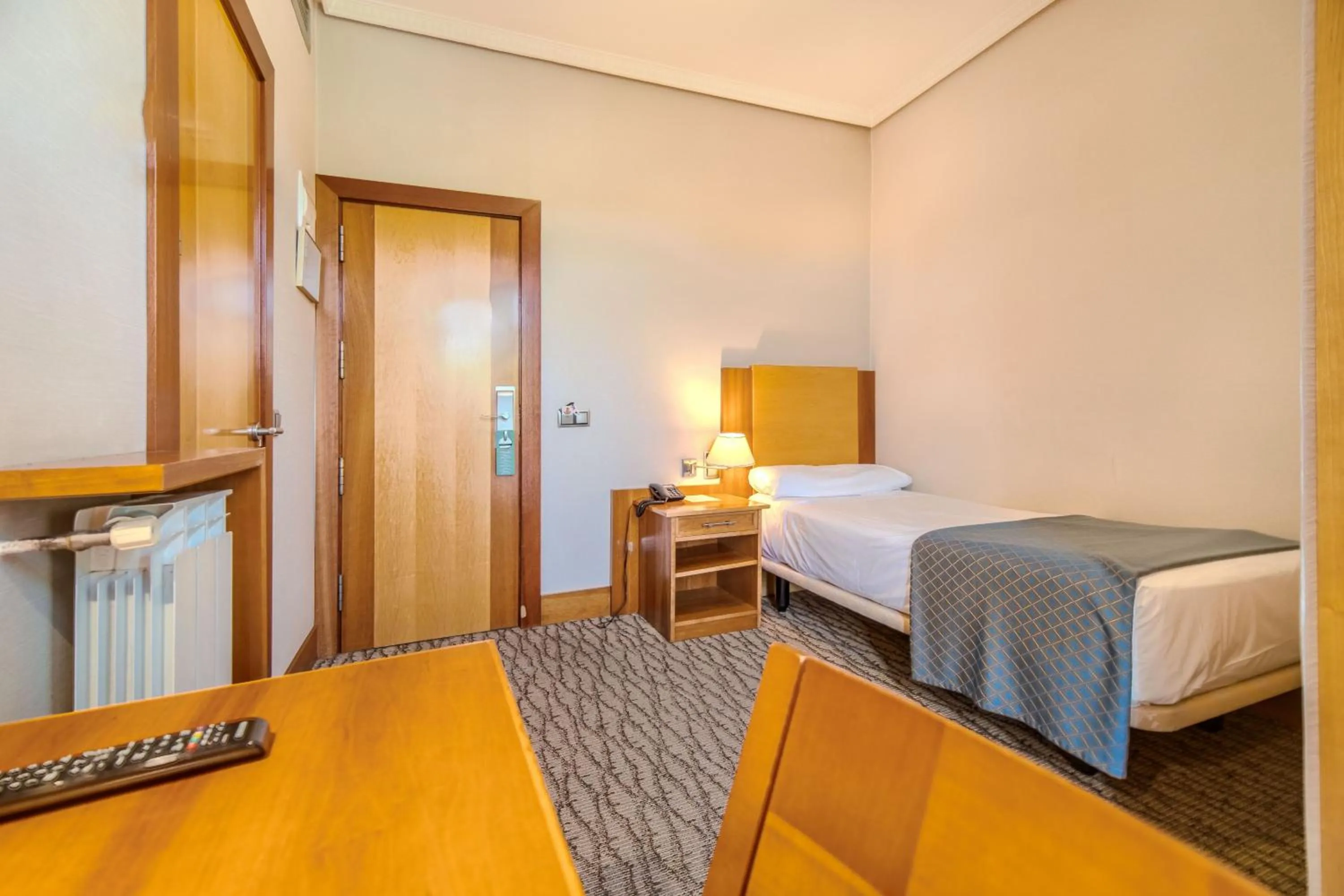 Photo of the whole room, Bed in ITC Mora by Soho Boutique