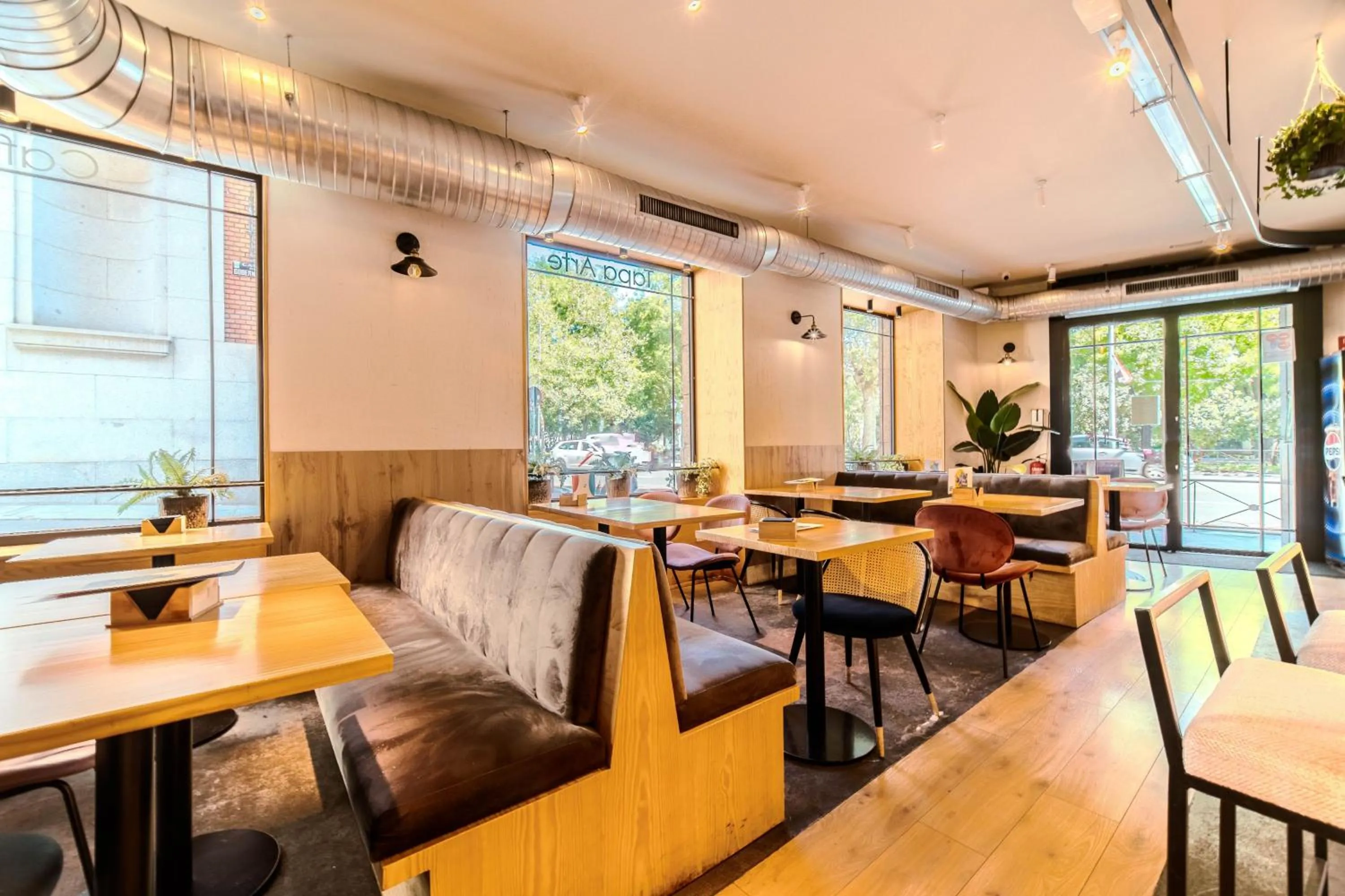 Restaurant/places to eat in ITC Mora by Soho Boutique