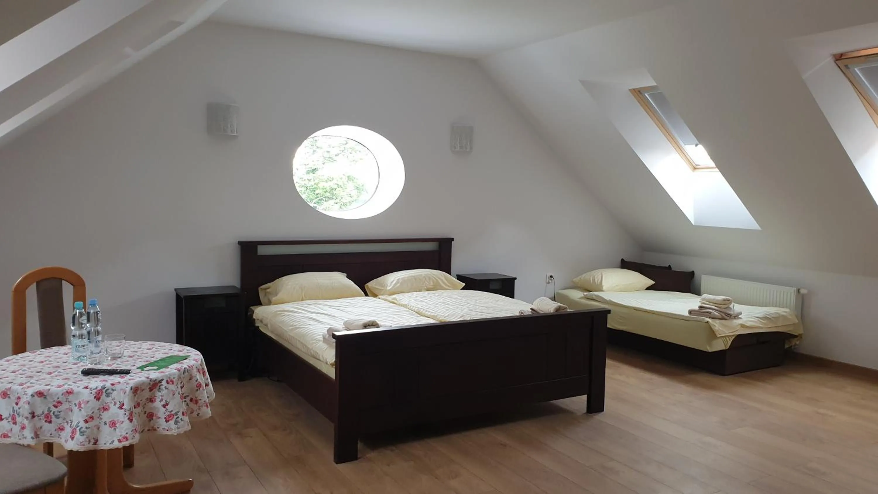 Bed in Dwór nad jeziorem w Bieniaszach