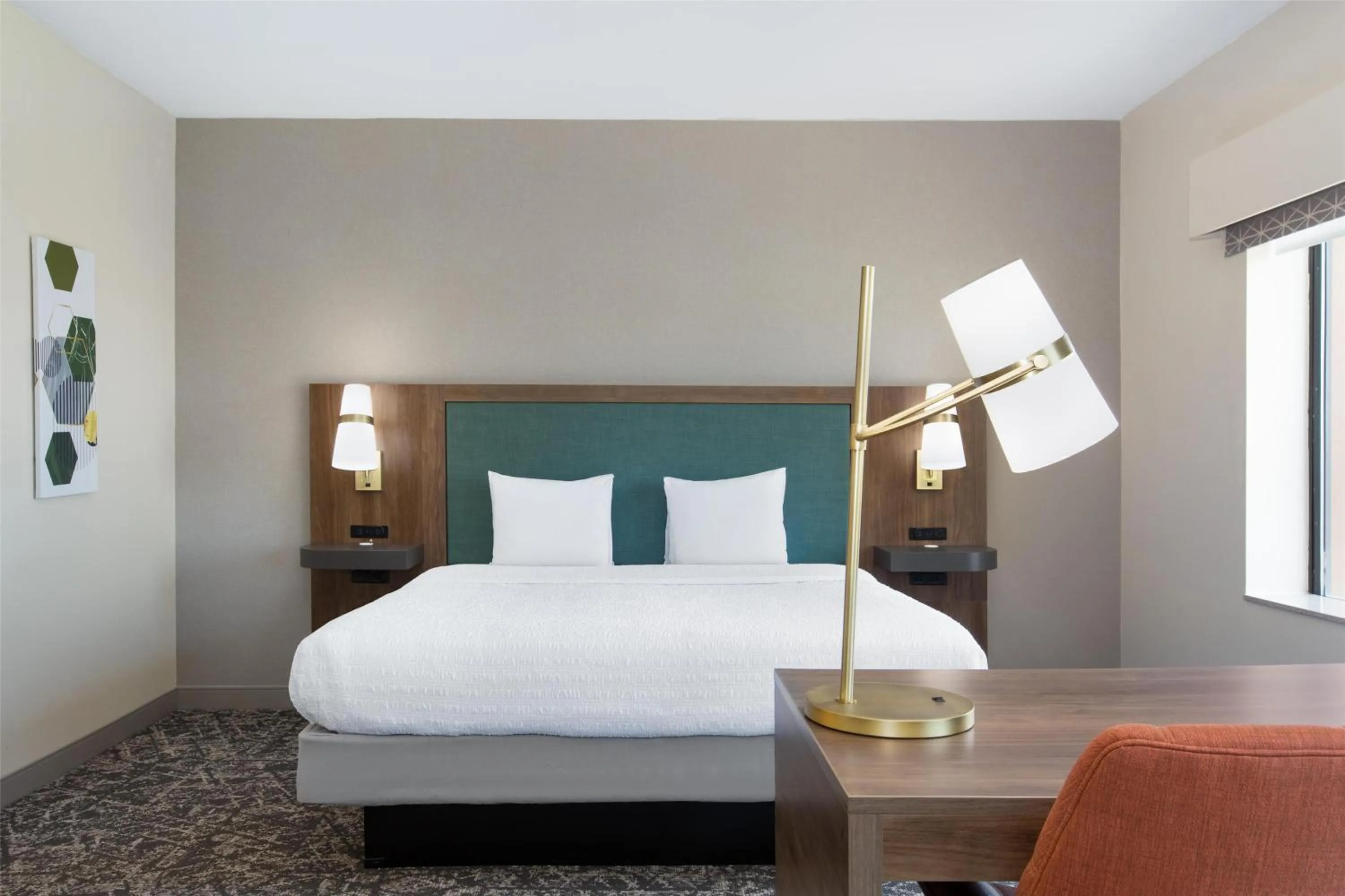 Bed in Hampton Inn & Suites Dallas-Arlington North-Entertainment District